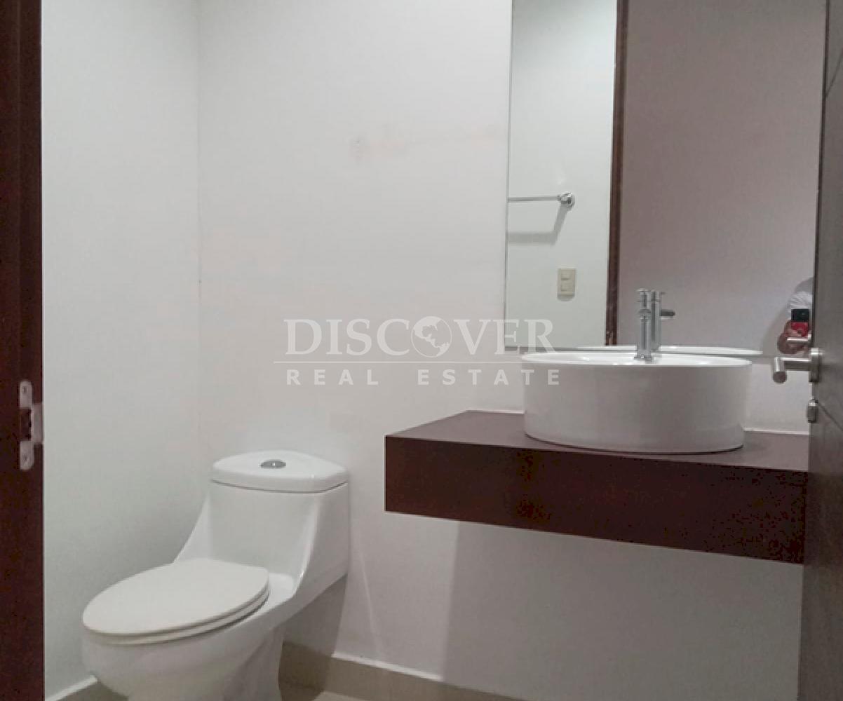  Apartment for Rent in Secure Condominium located in Las Cumbres ID 12272