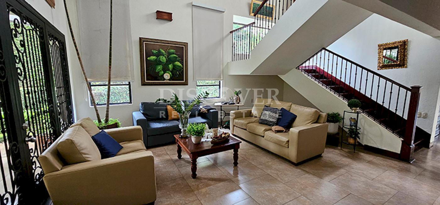  House for Sale/Rent - Cool, Quiet and Safe area of Carretera Sur