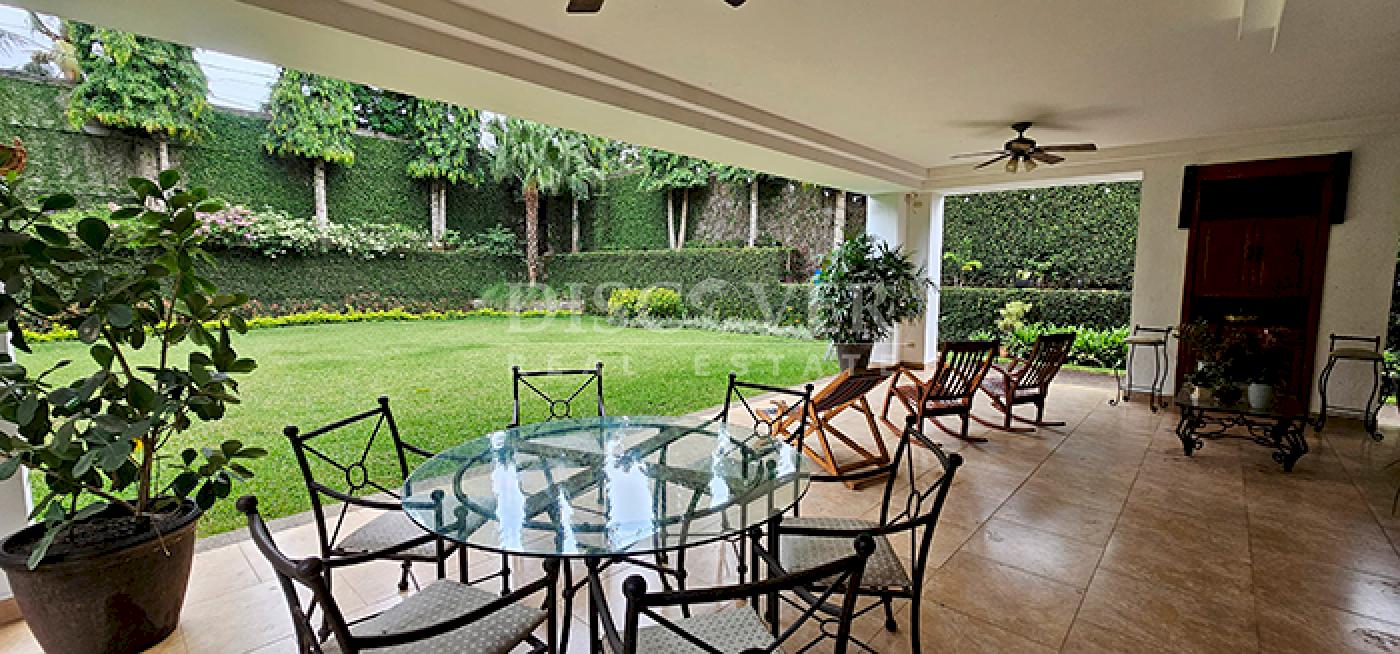  House for Sale/Rent - Cool, Quiet and Safe area of Carretera Sur