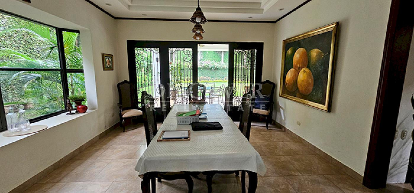  House for Sale/Rent - Cool, Quiet and Safe area of Carretera Sur