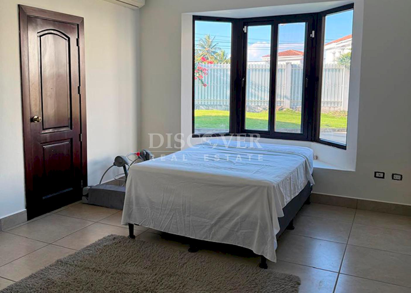  Semi-furnished house for rent in Las Colinas