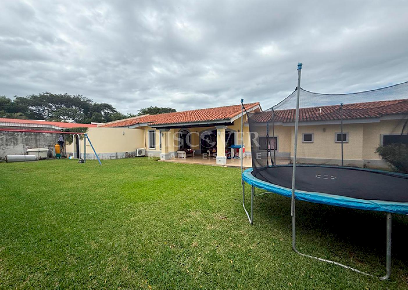  Semi-furnished house for rent in Las Colinas