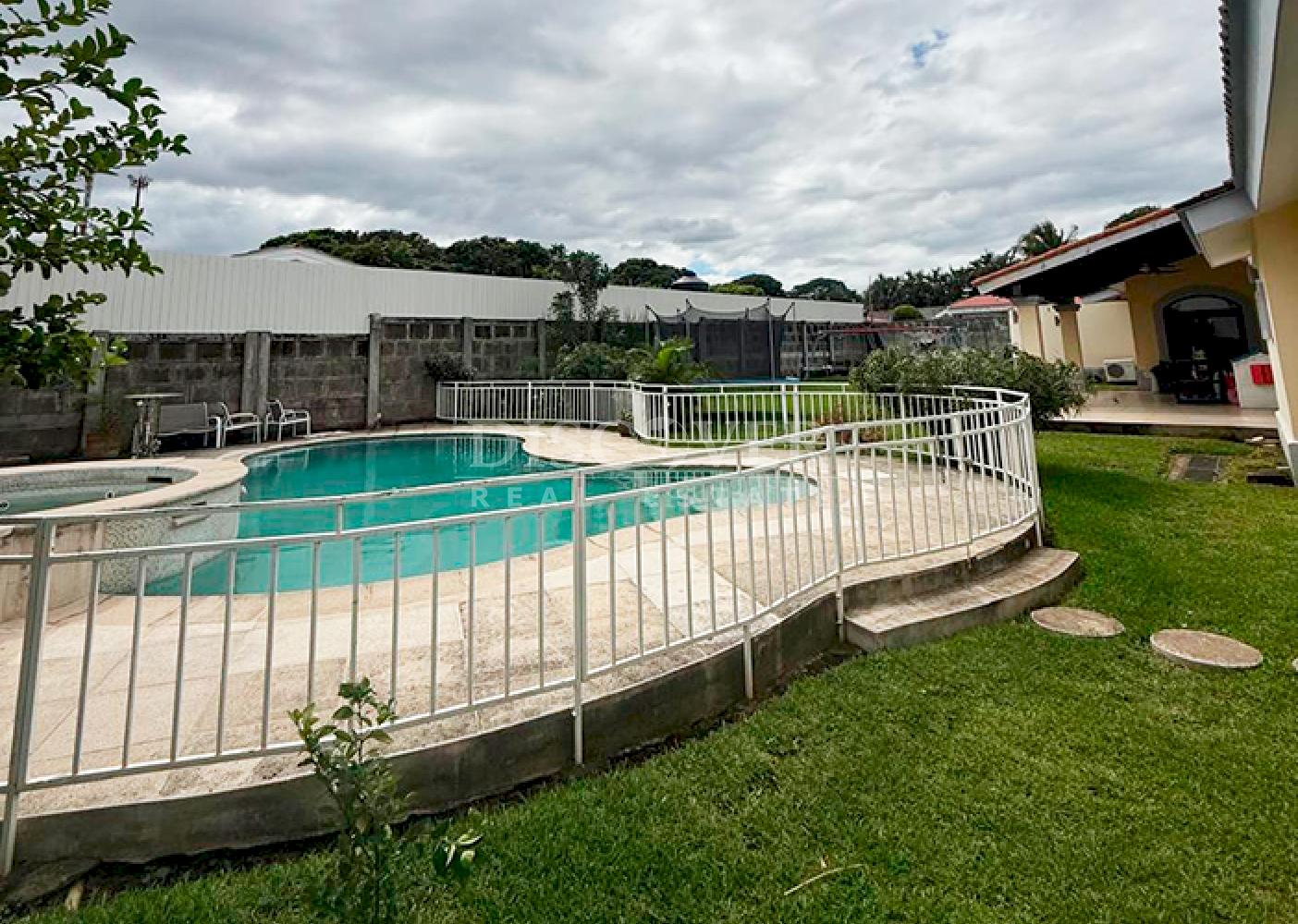  Semi-furnished house for rent in Las Colinas