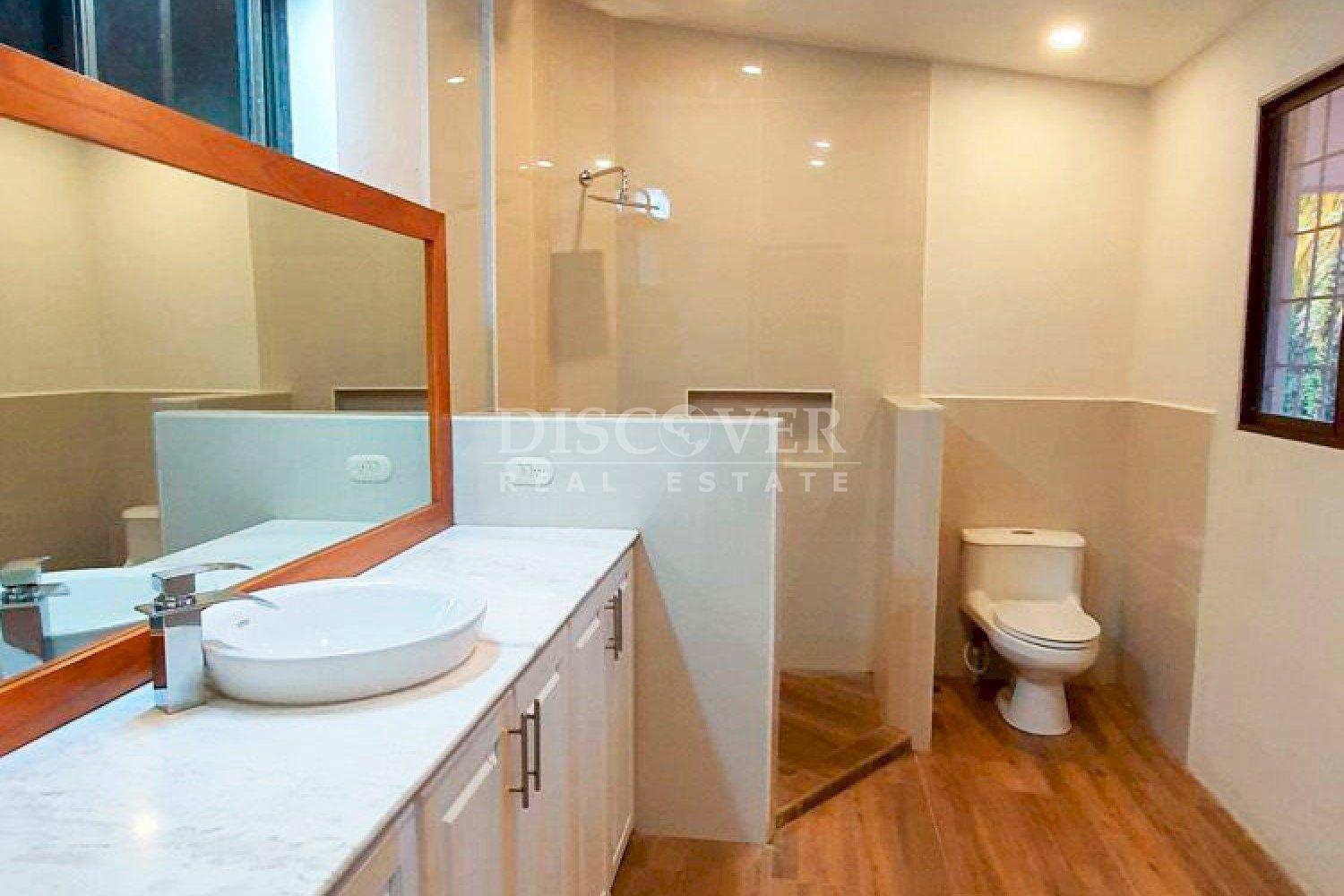  Three-story house for sale in Carretera Vieja Leon 