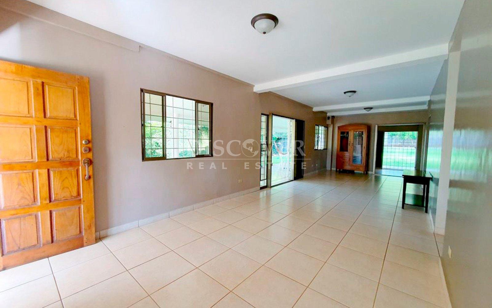  Three-story house for sale in Carretera Vieja Leon 