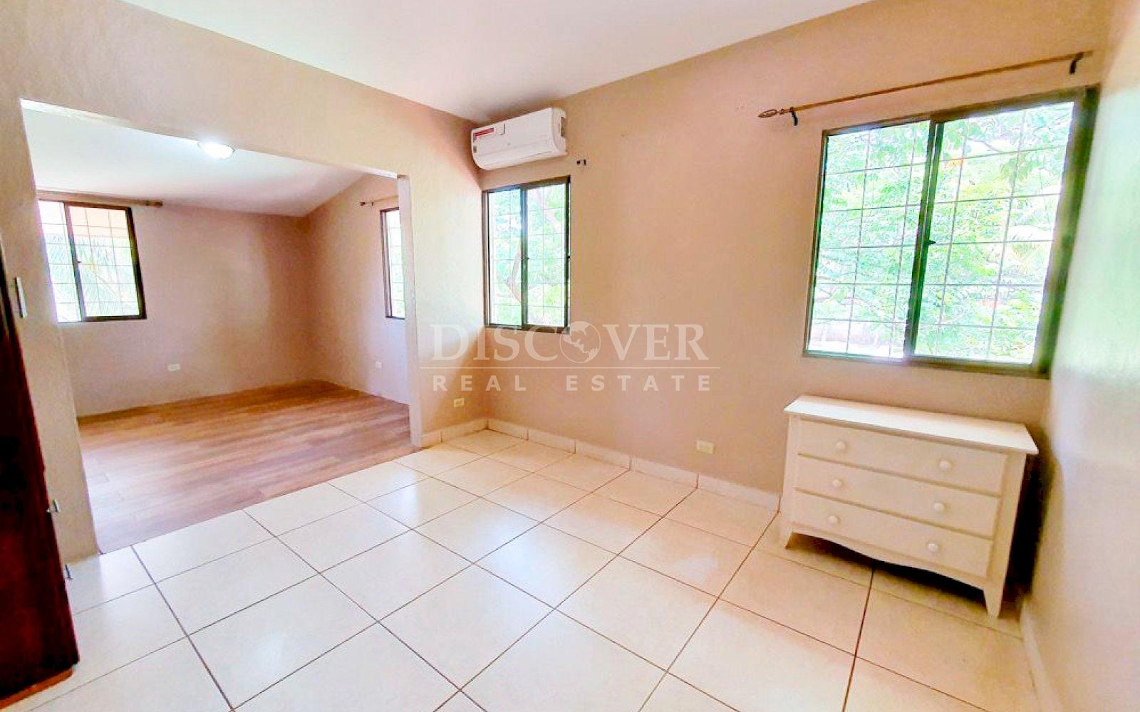  Three-story house for sale in Carretera Vieja Leon 