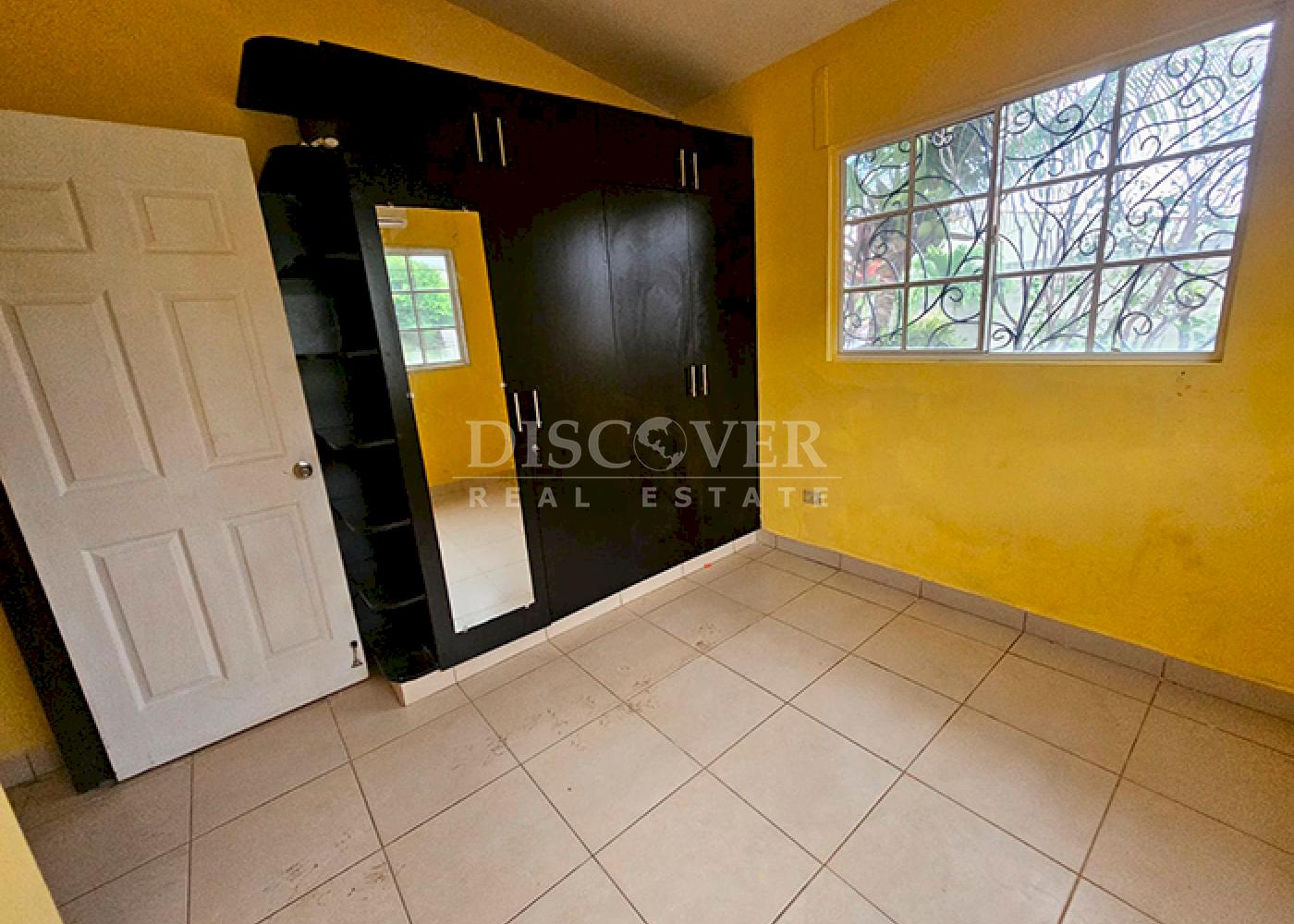  HOUSE FOR SALE IN RESIDENTIAL VILLA FRANCA