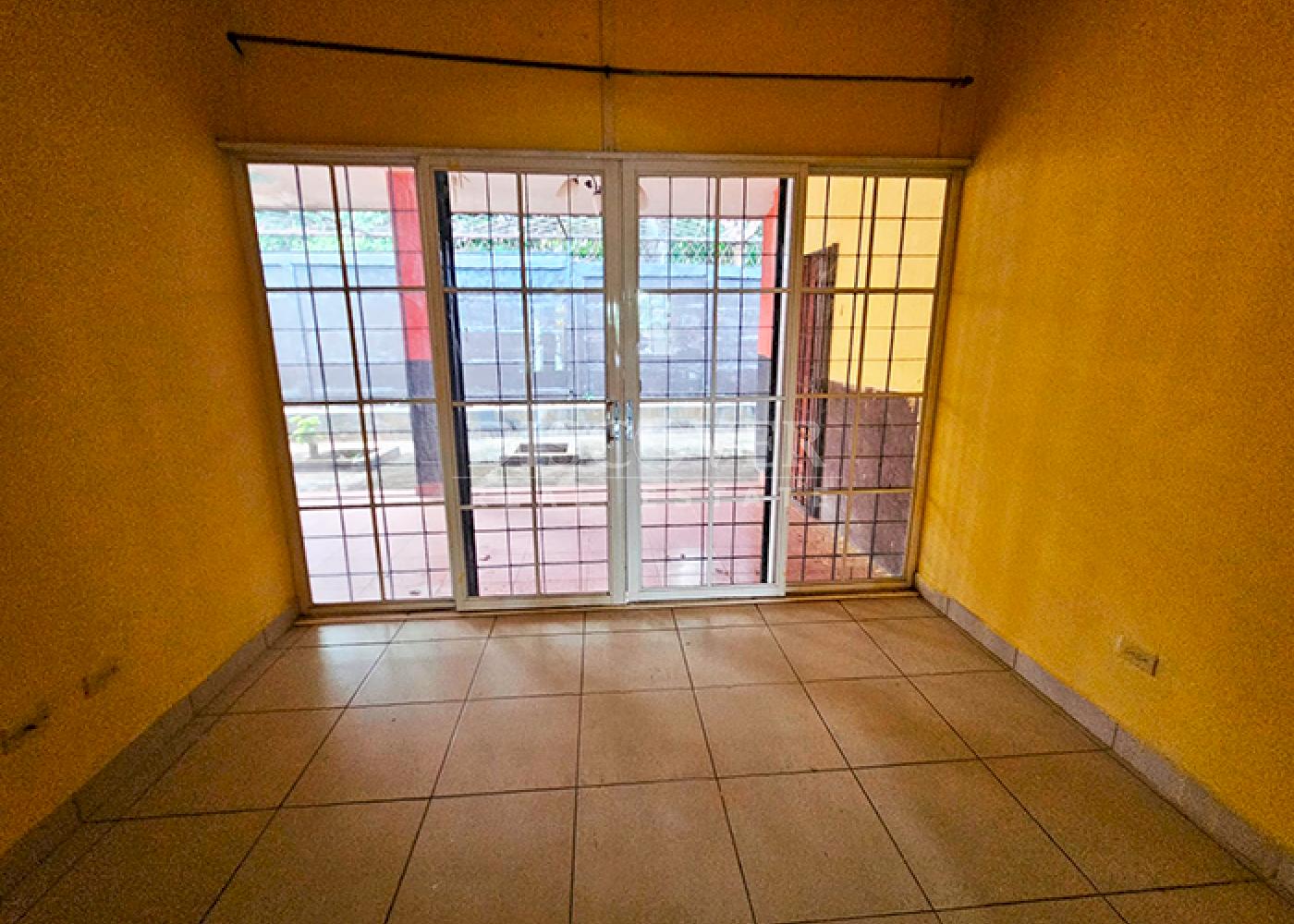  HOUSE FOR SALE IN RESIDENTIAL VILLA FRANCA