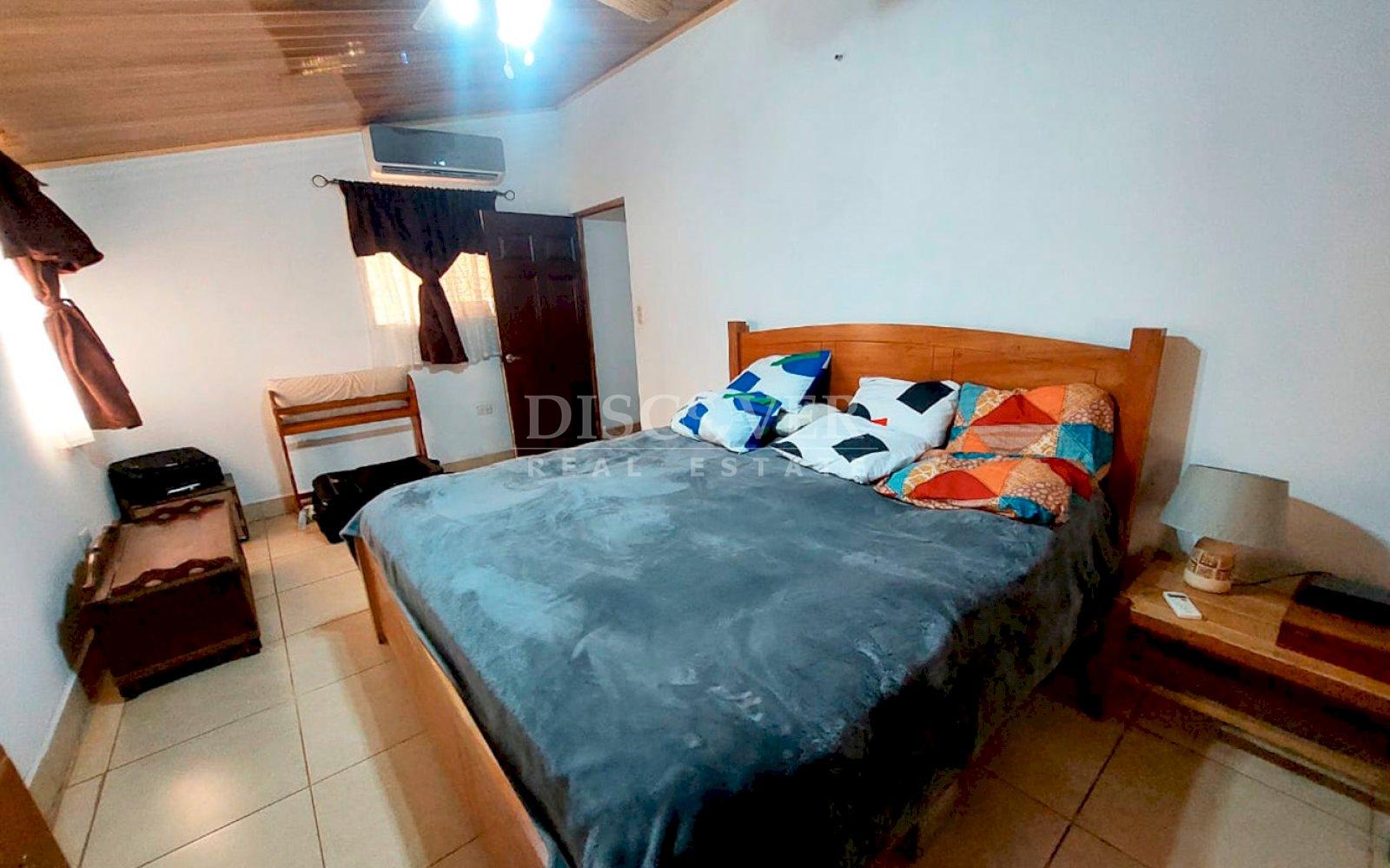  House with large land for sale - Granada