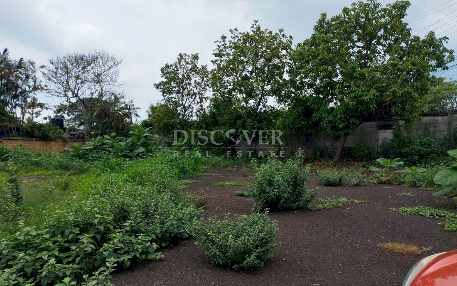  Land for rent with excellent location on the road.