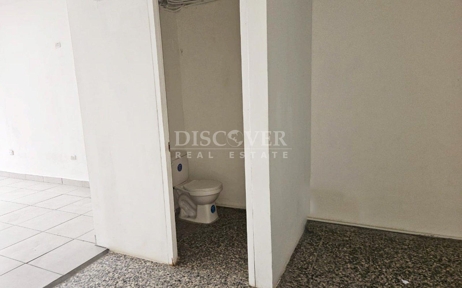  Modules for rent in high commercial flow area 