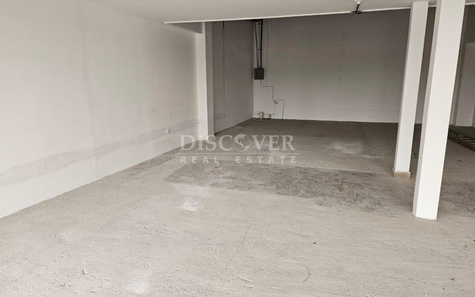  Modules for rent in high commercial flow area 