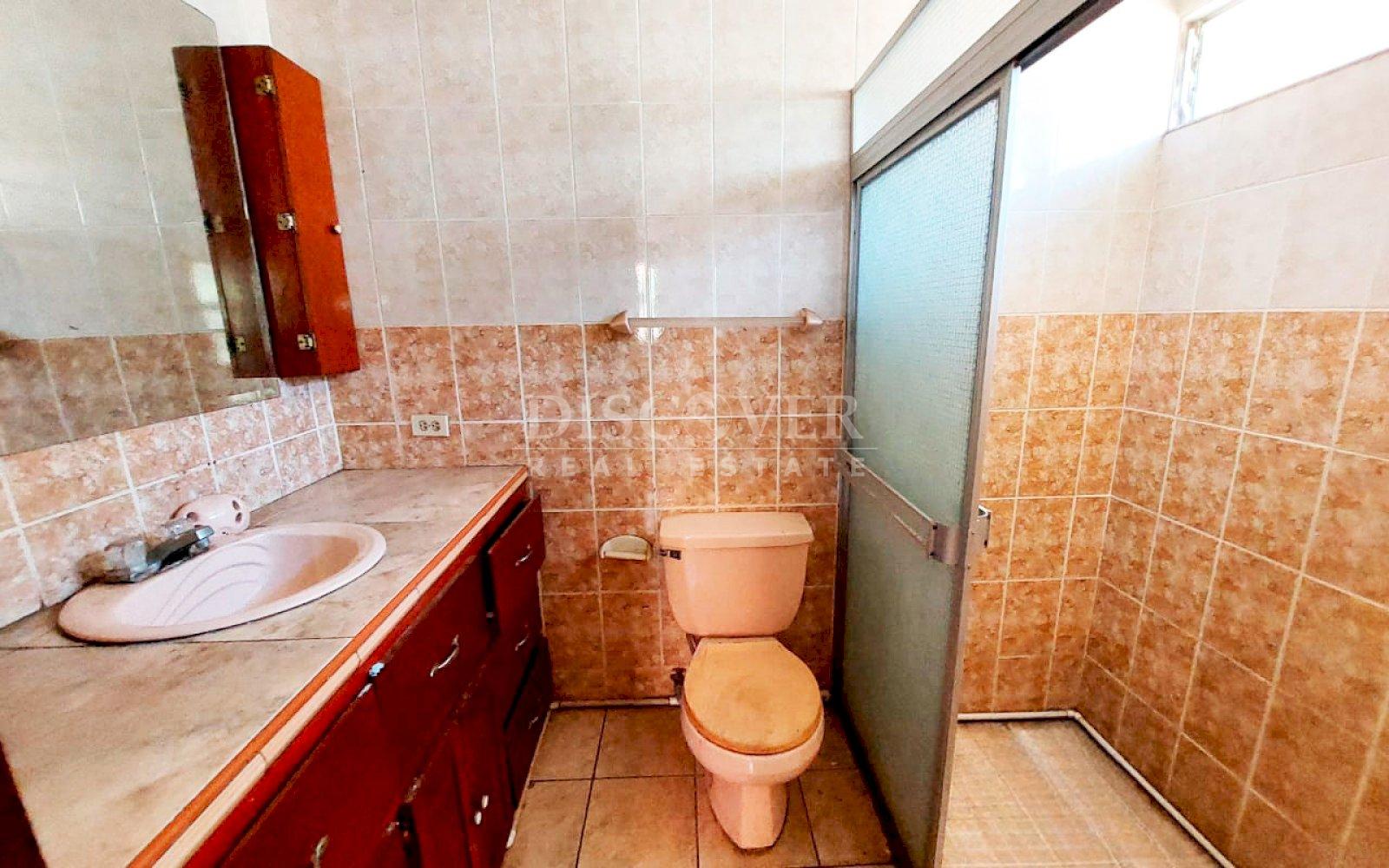  House with large lot for sale on Masaya Highway 