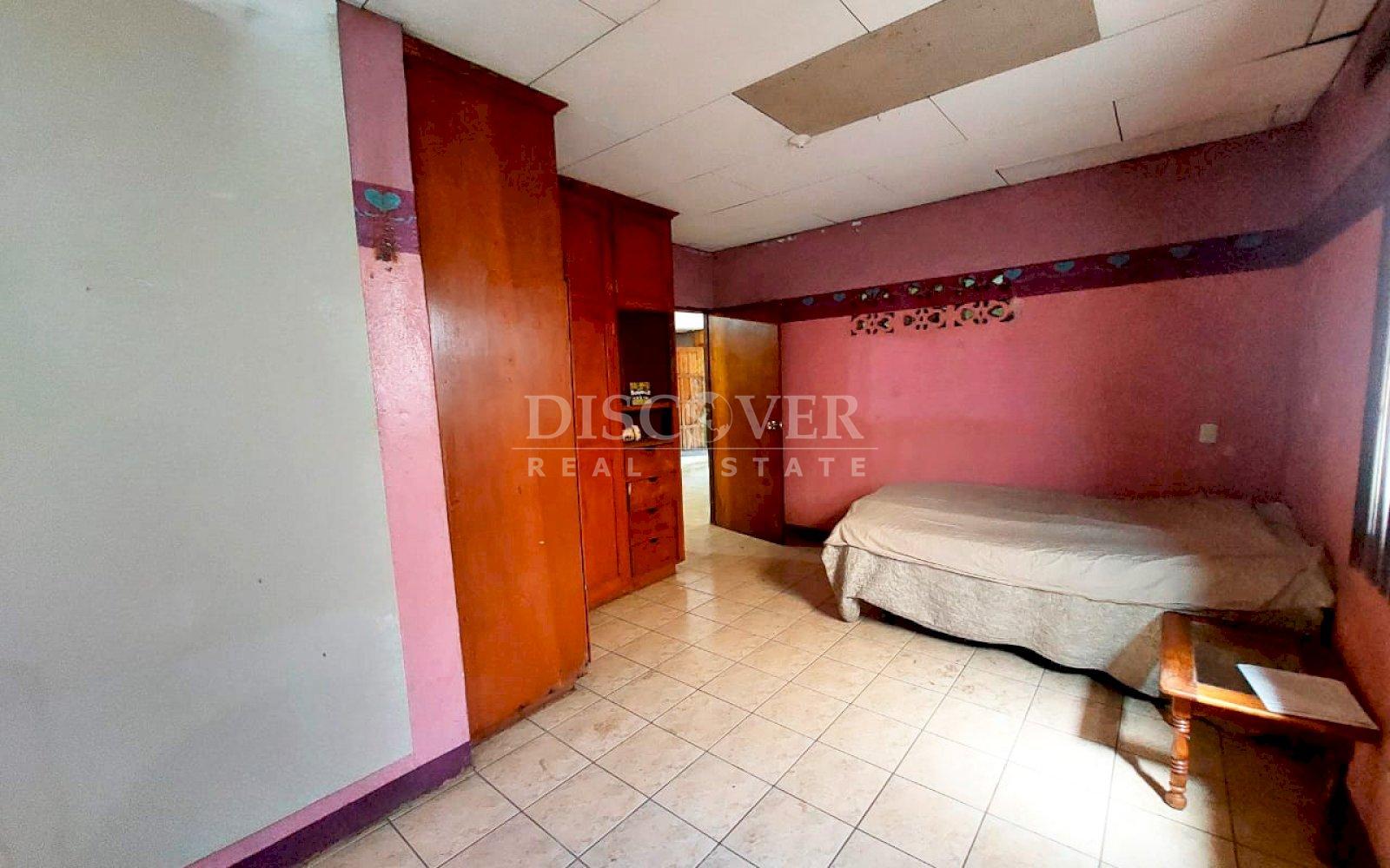  House with large lot for sale on Masaya Highway 