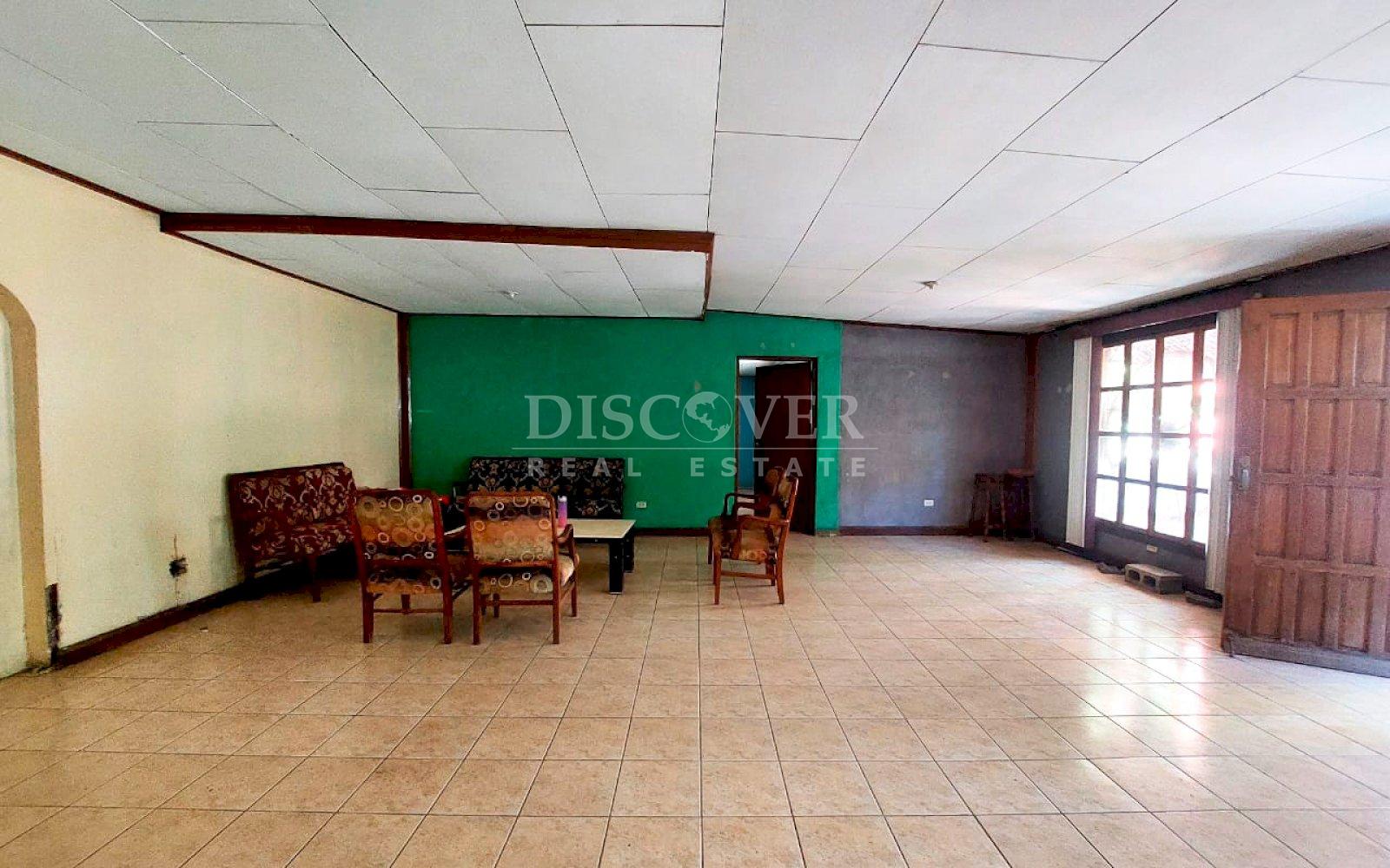  House with large lot for sale on Masaya Highway 