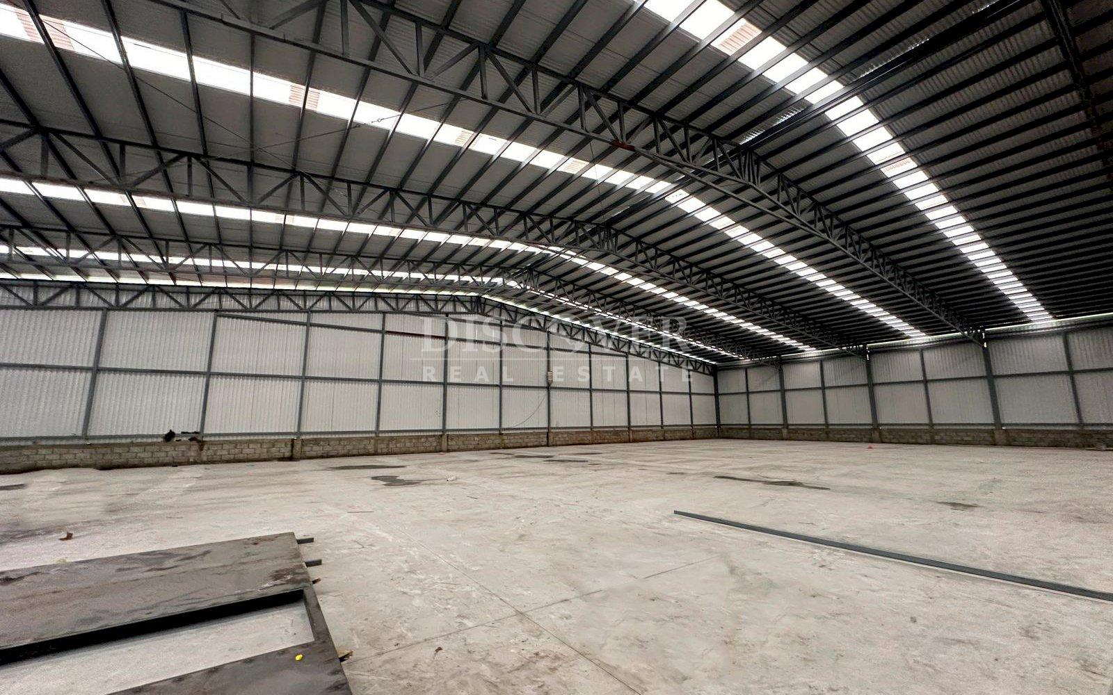  Warehouse for rent in Las Colinas 
