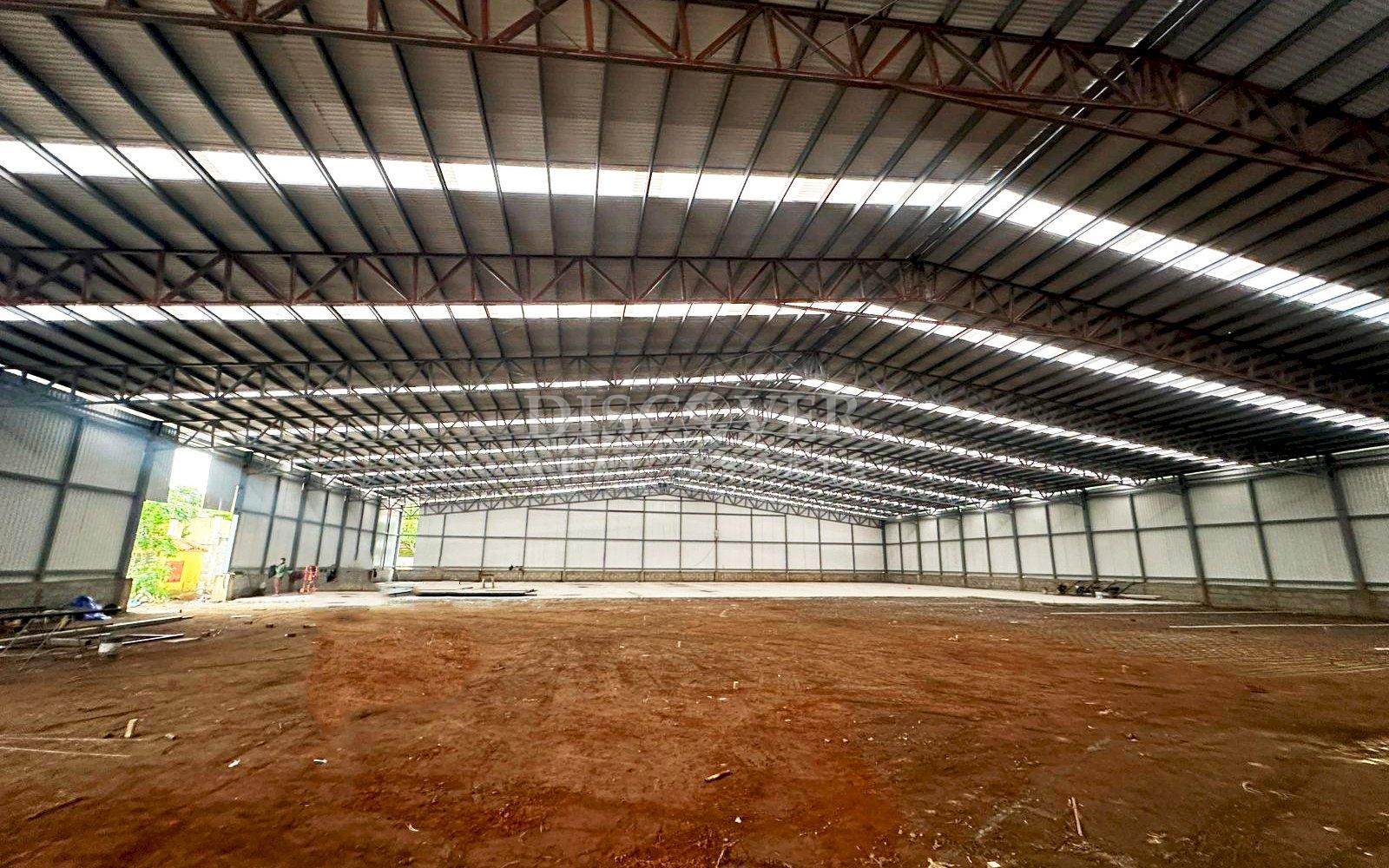  Warehouse for rent in Las Colinas 