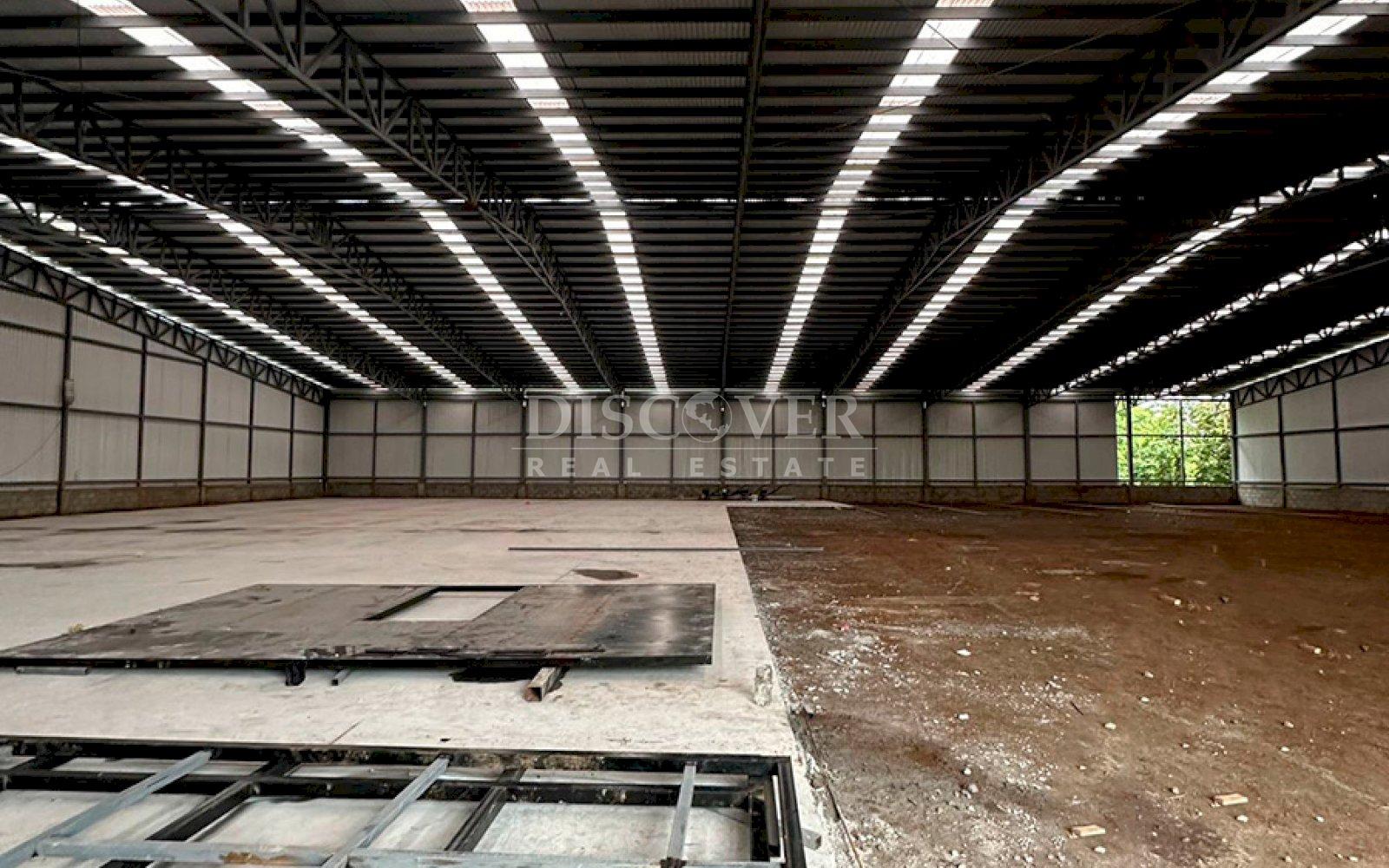  Warehouse for rent in Las Colinas 