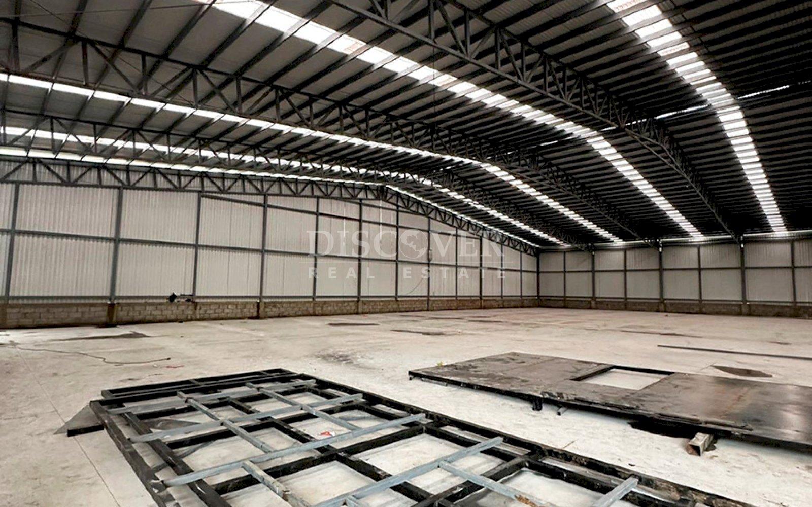  Warehouse for rent in Las Colinas 