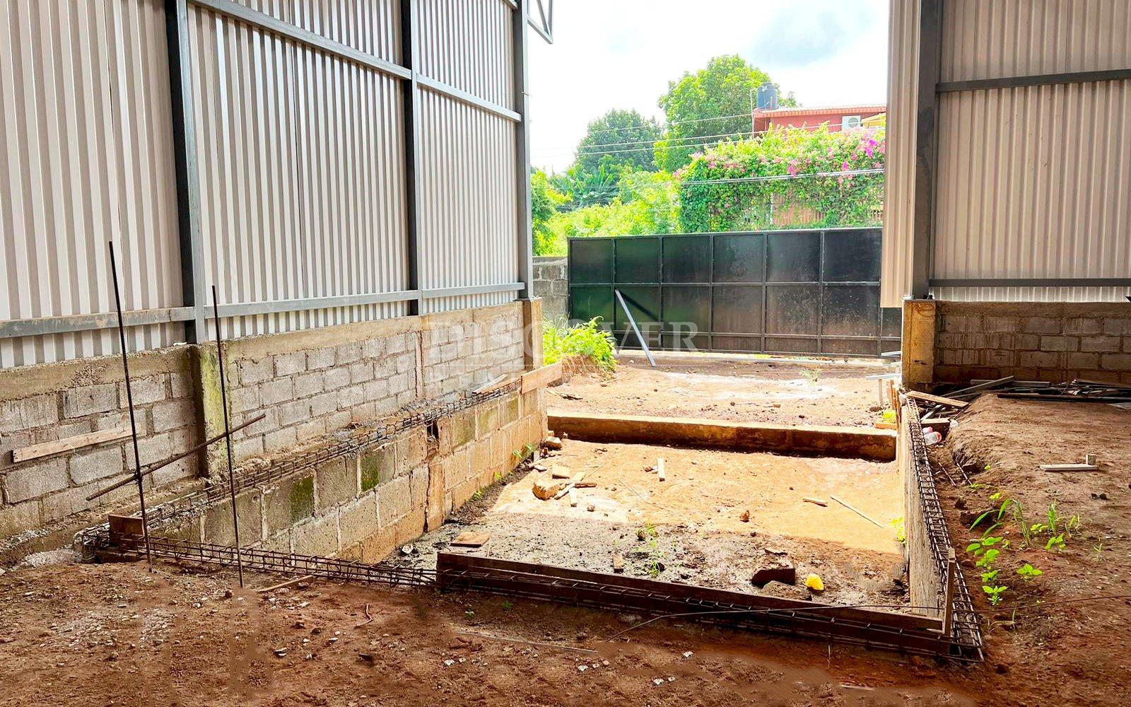  Warehouse for rent in Las Colinas 