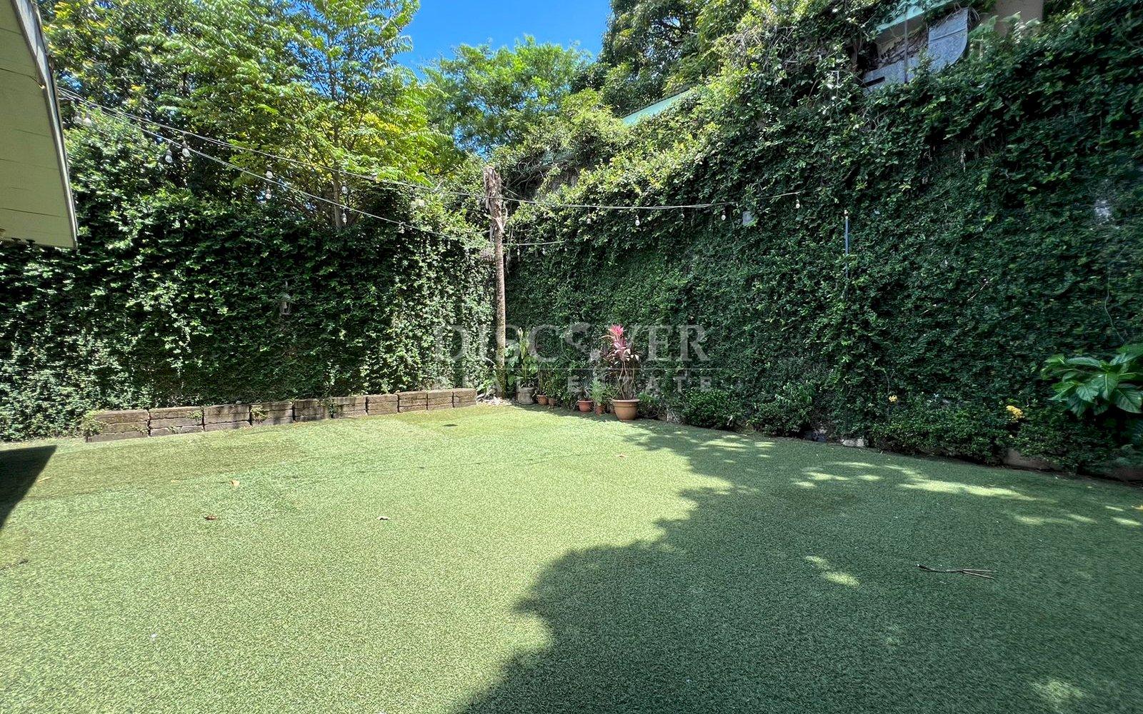 Great Investment Opportunity: Home for Sale in Los Robles