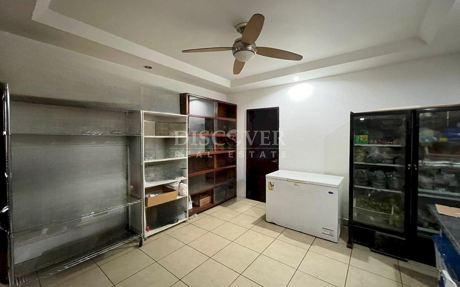 Great Investment Opportunity: Home for Sale in Los Robles