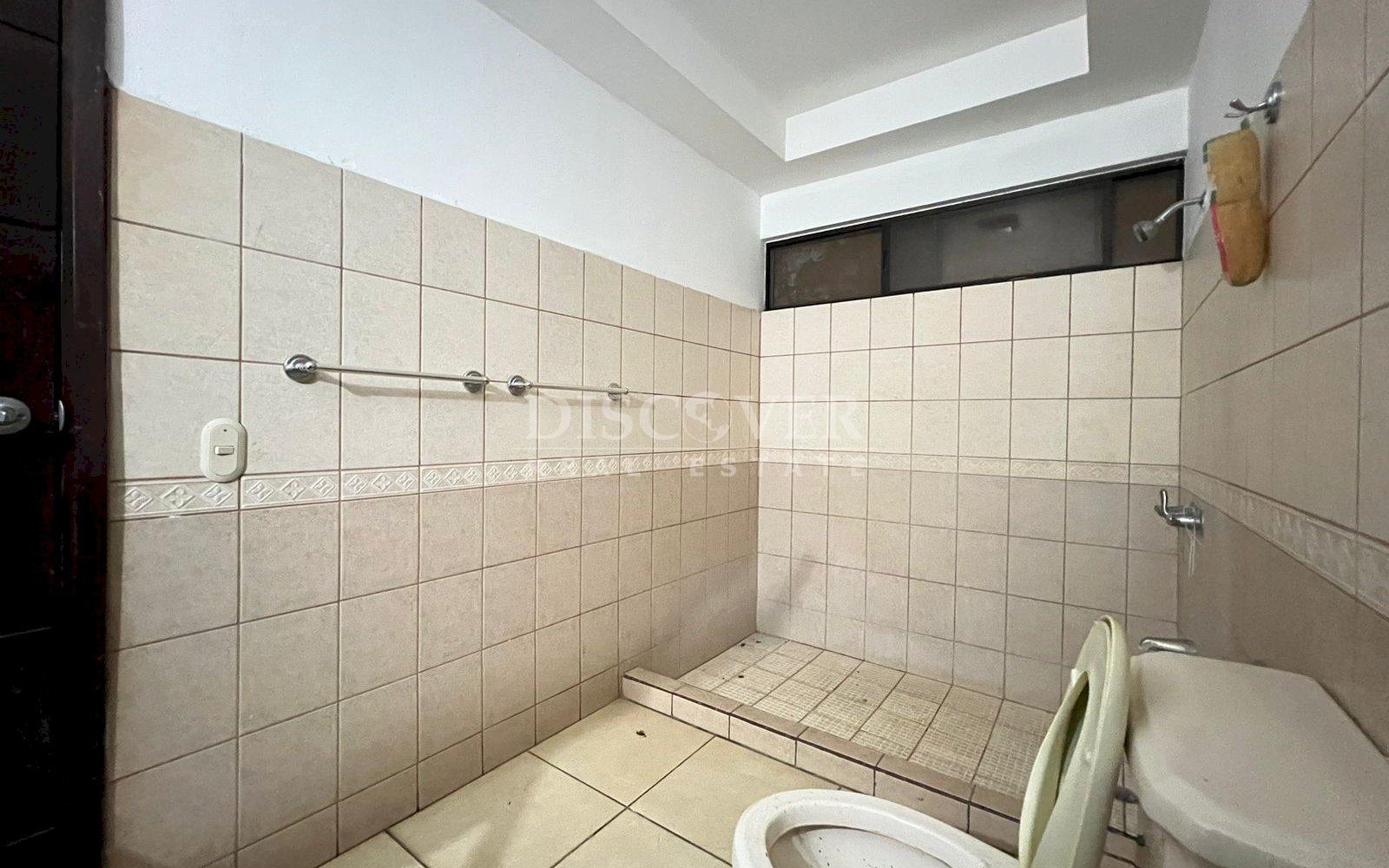 Great Investment Opportunity: Home for Sale in Los Robles