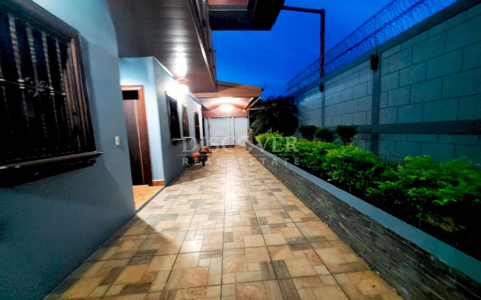 https://images.discovernica.com/propiedad/1600/ID13981_16_.jpg