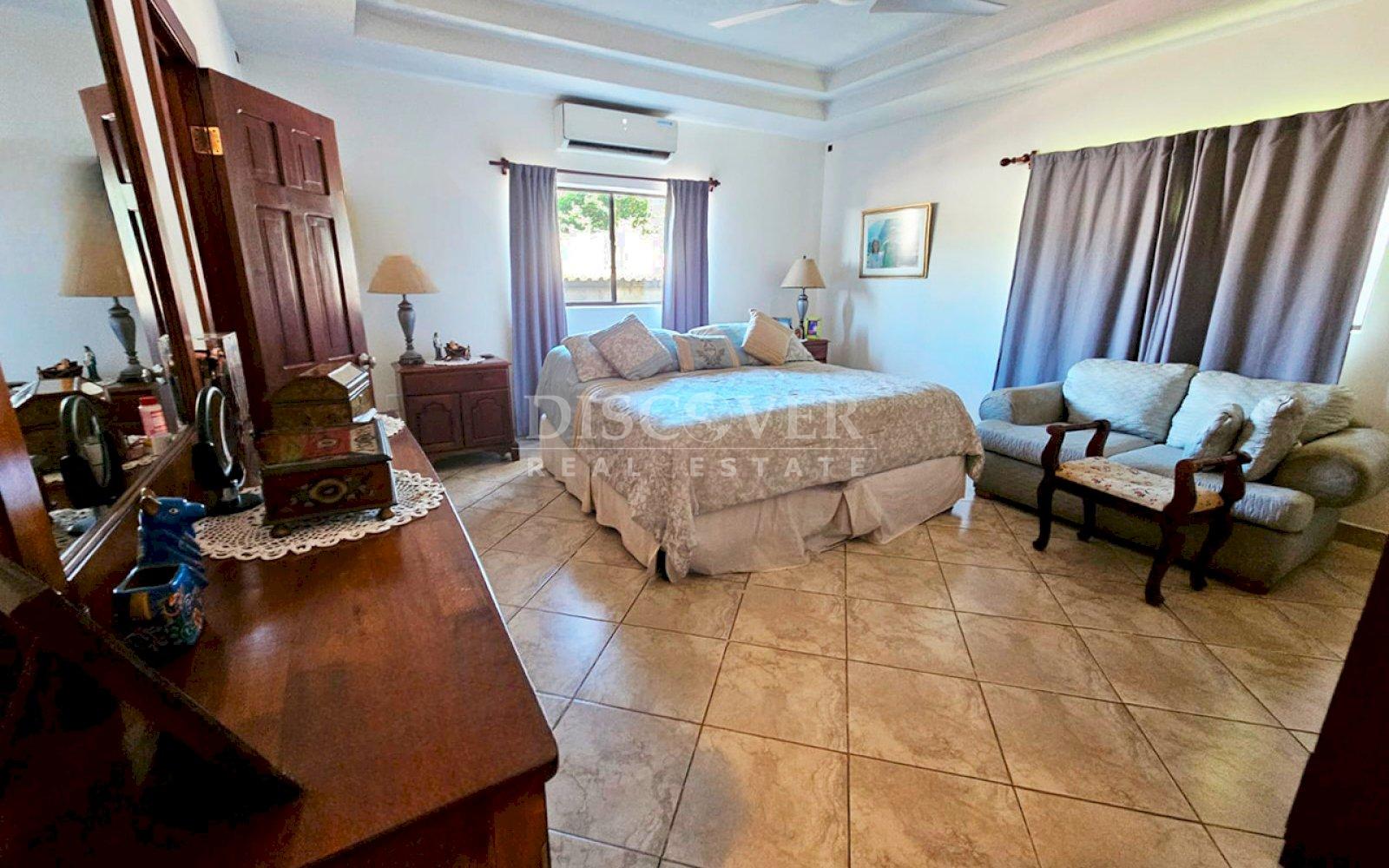  Modern house for sale on the Masaya Highway