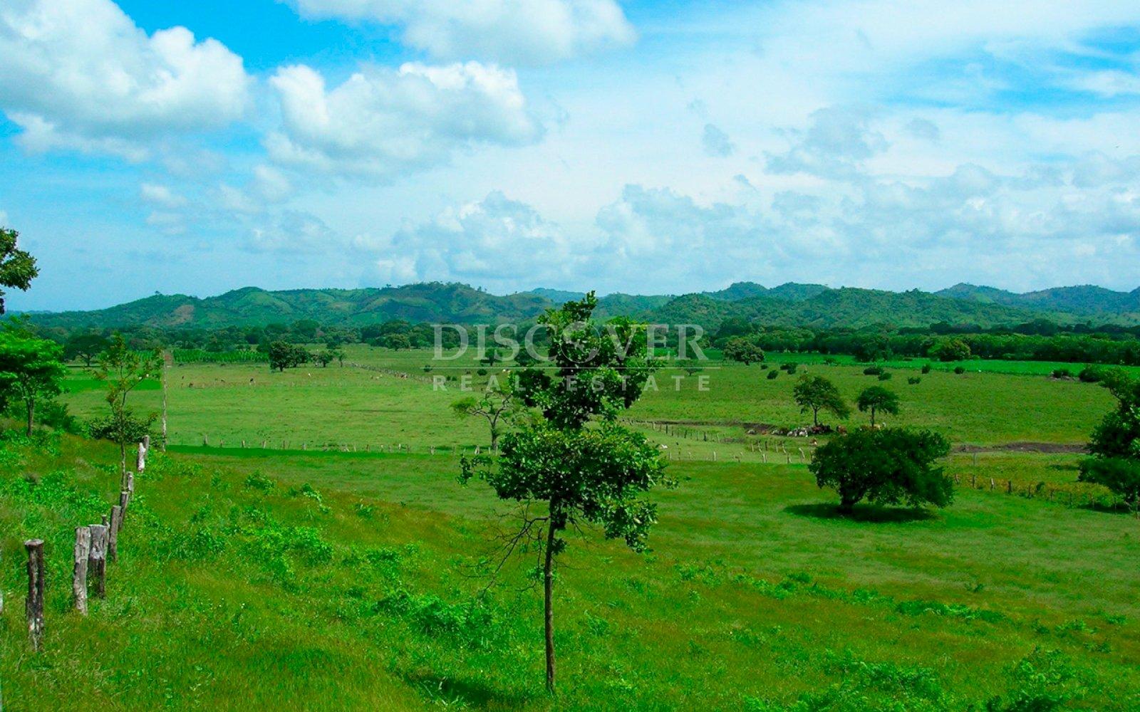  4 exclusive beach lots for sale in Rivas, within a premium urbanization. 