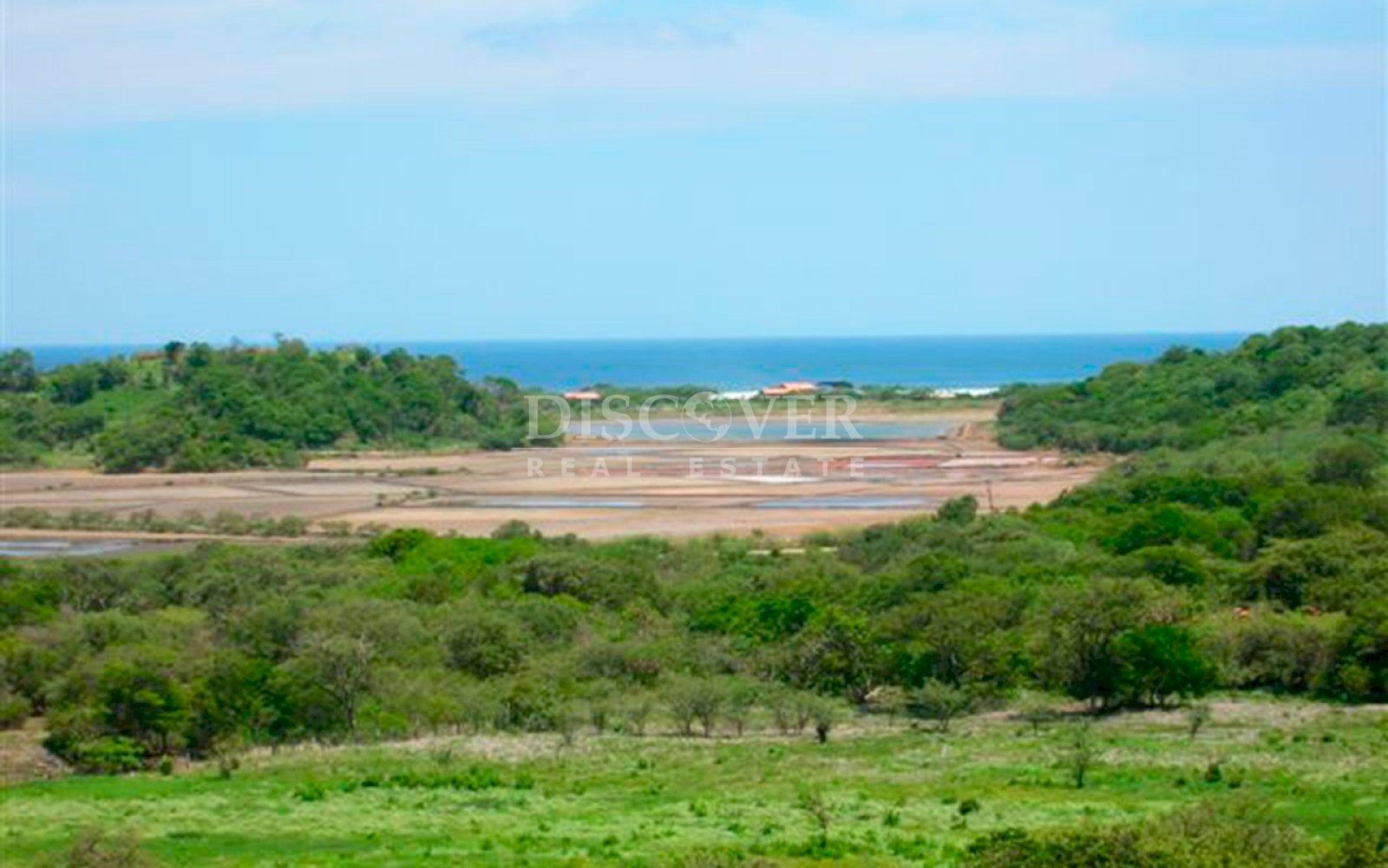  4 exclusive beach lots for sale in Rivas, within a premium urbanization. 