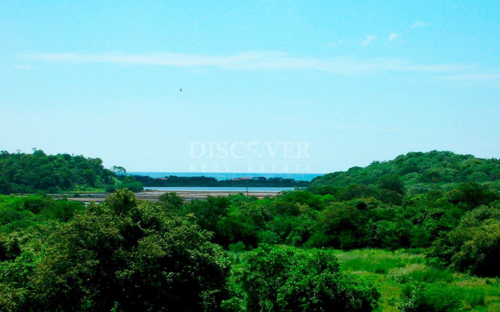  4 exclusive beach lots for sale in Rivas, within a premium urbanization. 