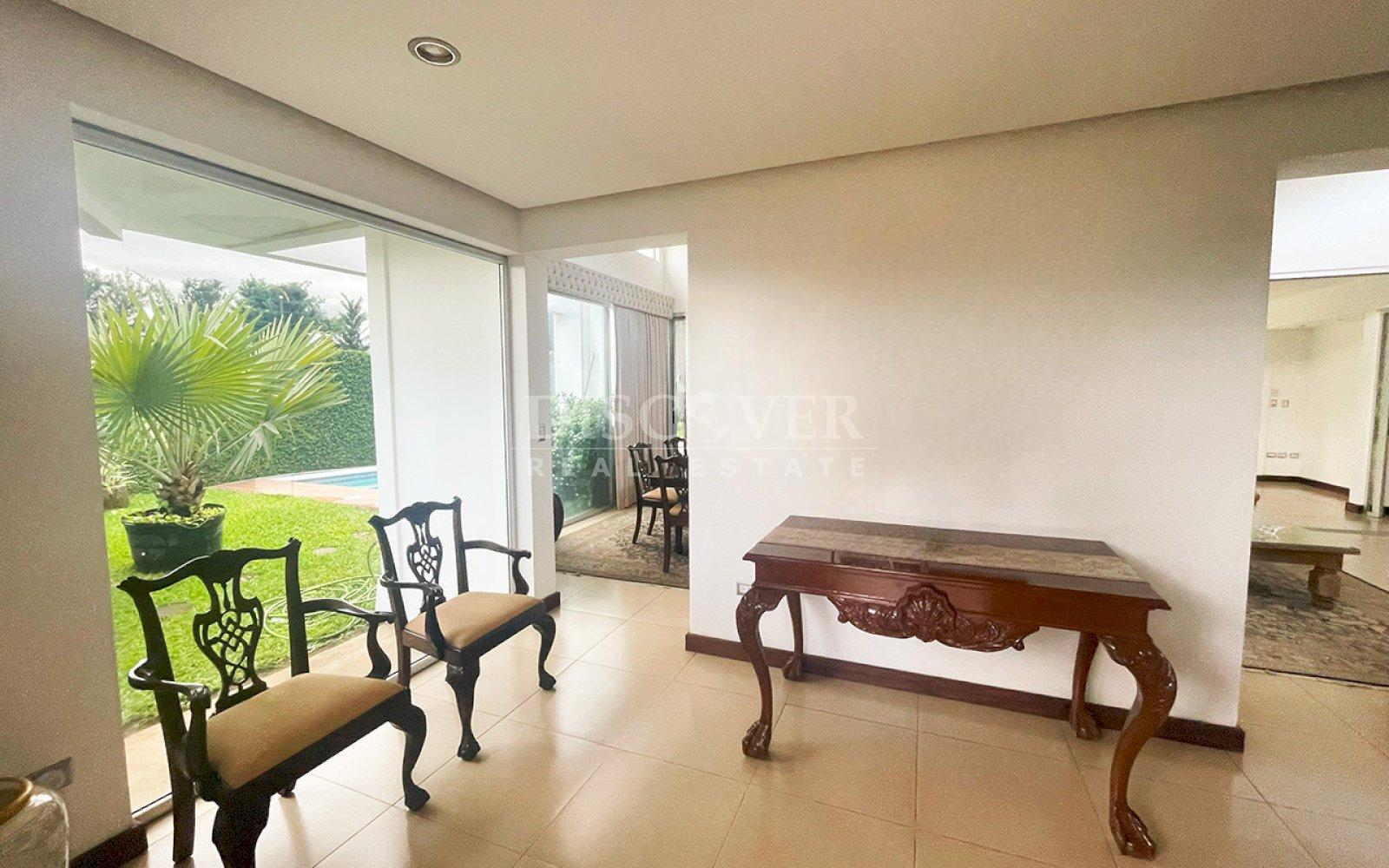  Semi-furnished house for sale in Santo Domingo 