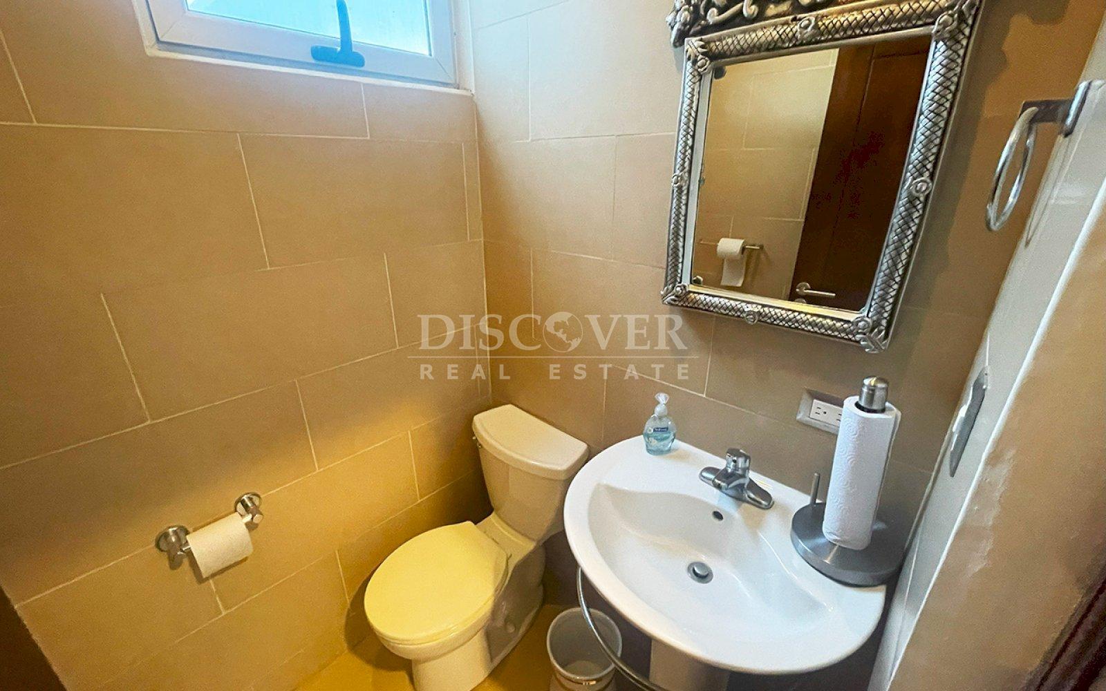  Semi-furnished house for sale in Santo Domingo 