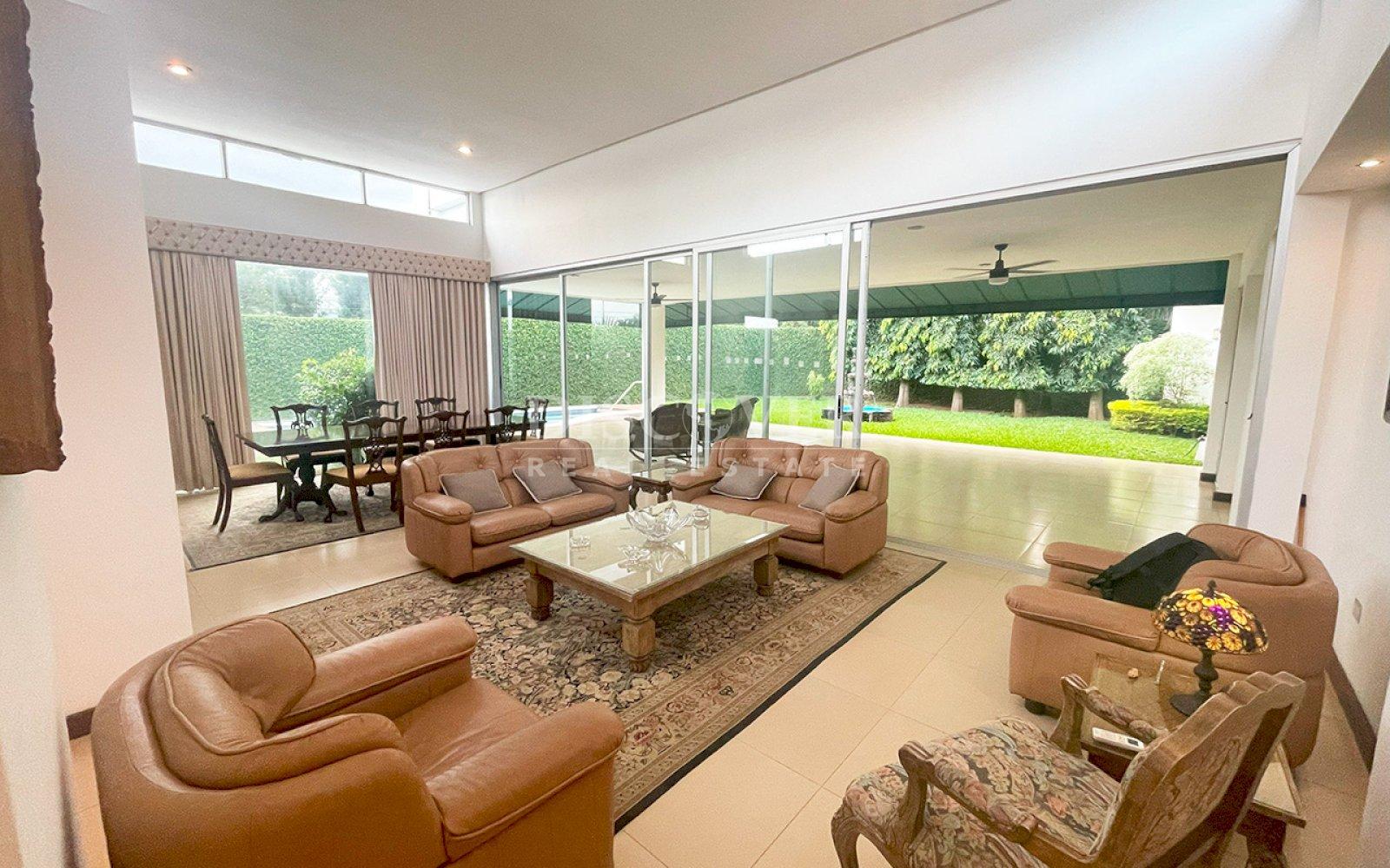  Semi-furnished house for sale in Santo Domingo 