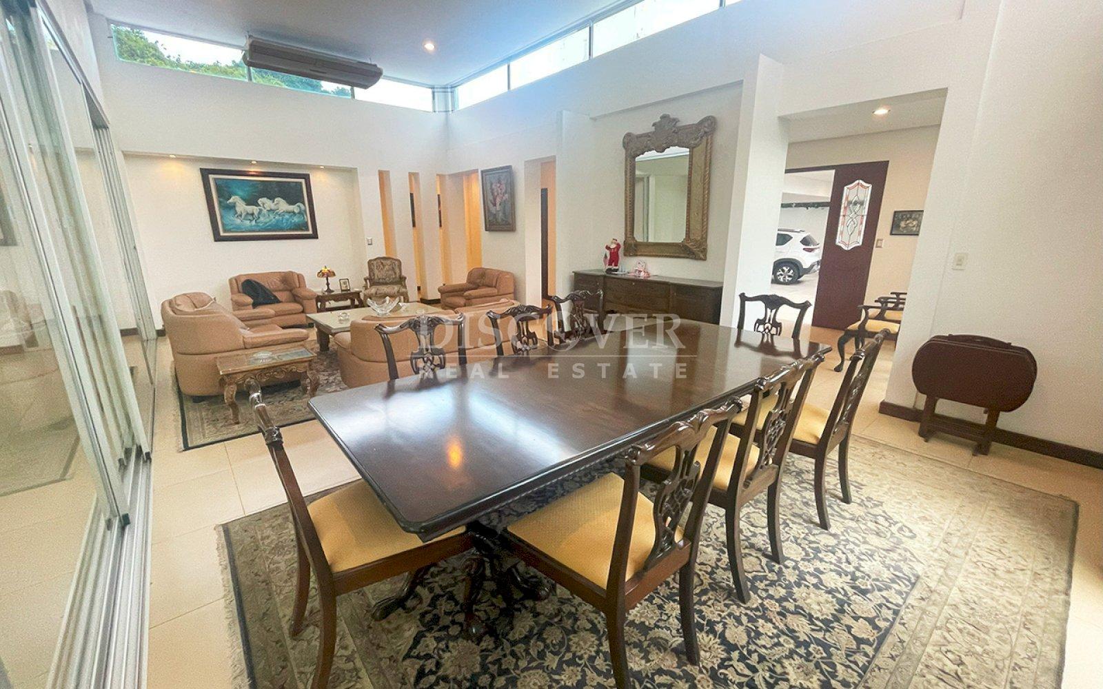  Semi-furnished house for sale in Santo Domingo 