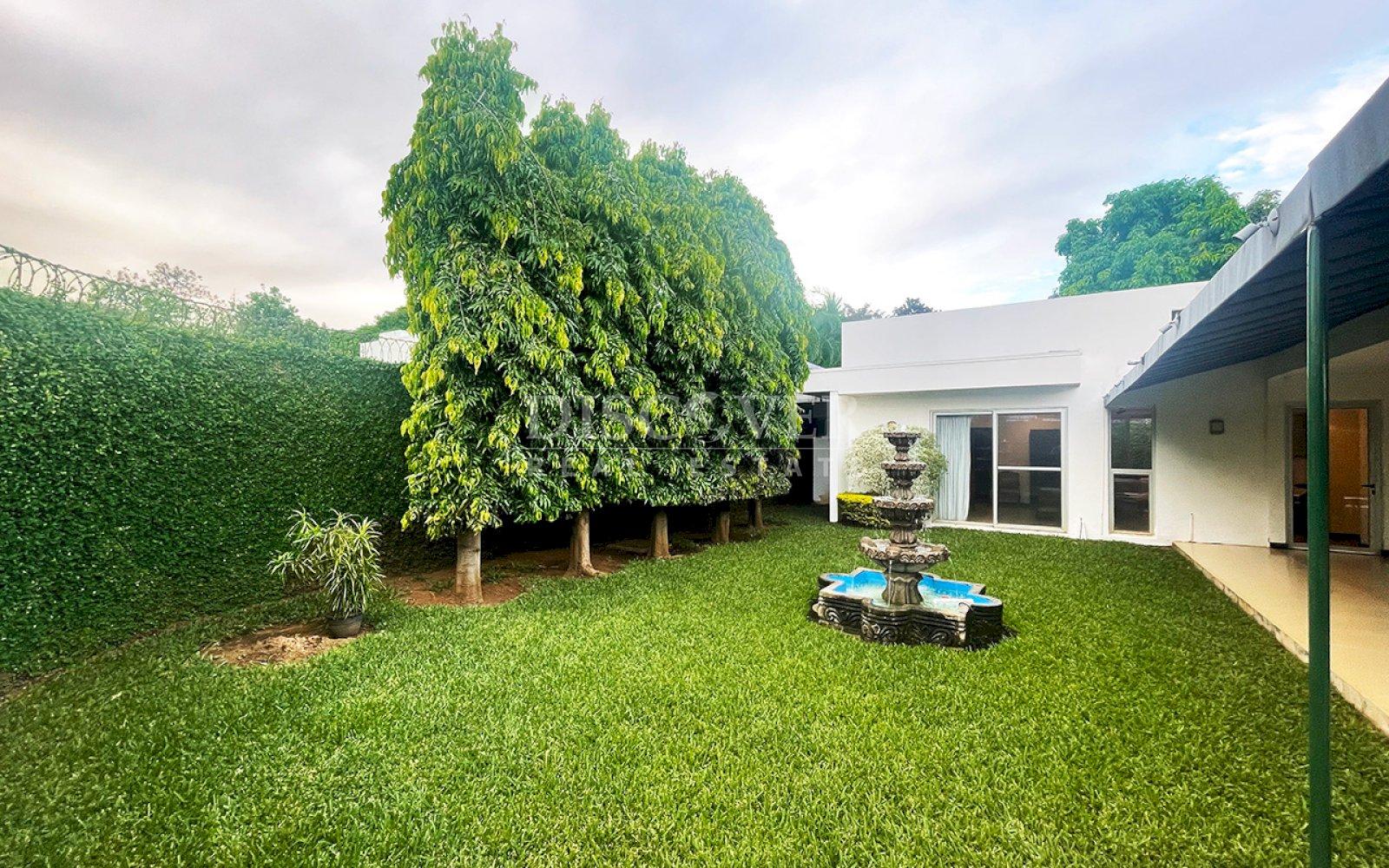  Semi-furnished house for sale in Santo Domingo 