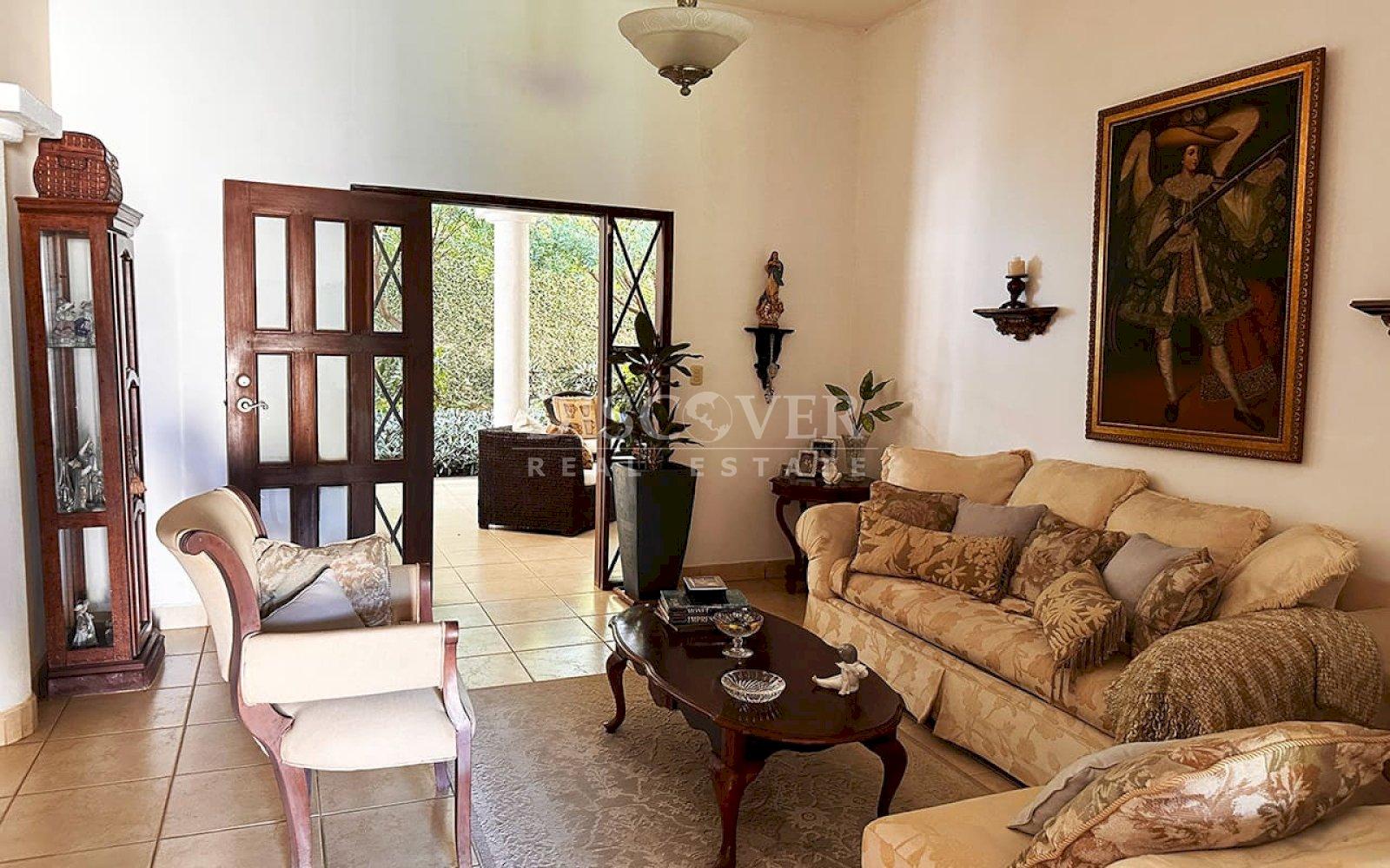  Comfortable house for sale in Santo Domingo 