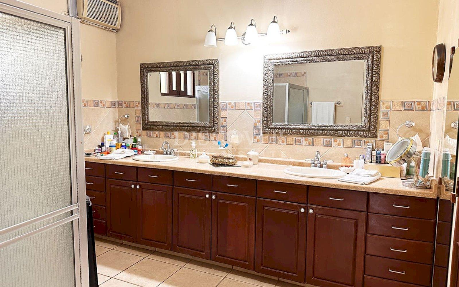  Comfortable house for sale in Santo Domingo 