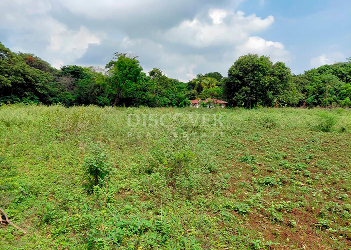 Land for sale on Carretera Sur with multiple access points
