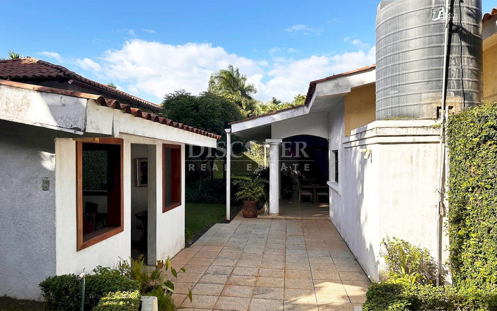  Comfortable house for sale in Santo Domingo 
