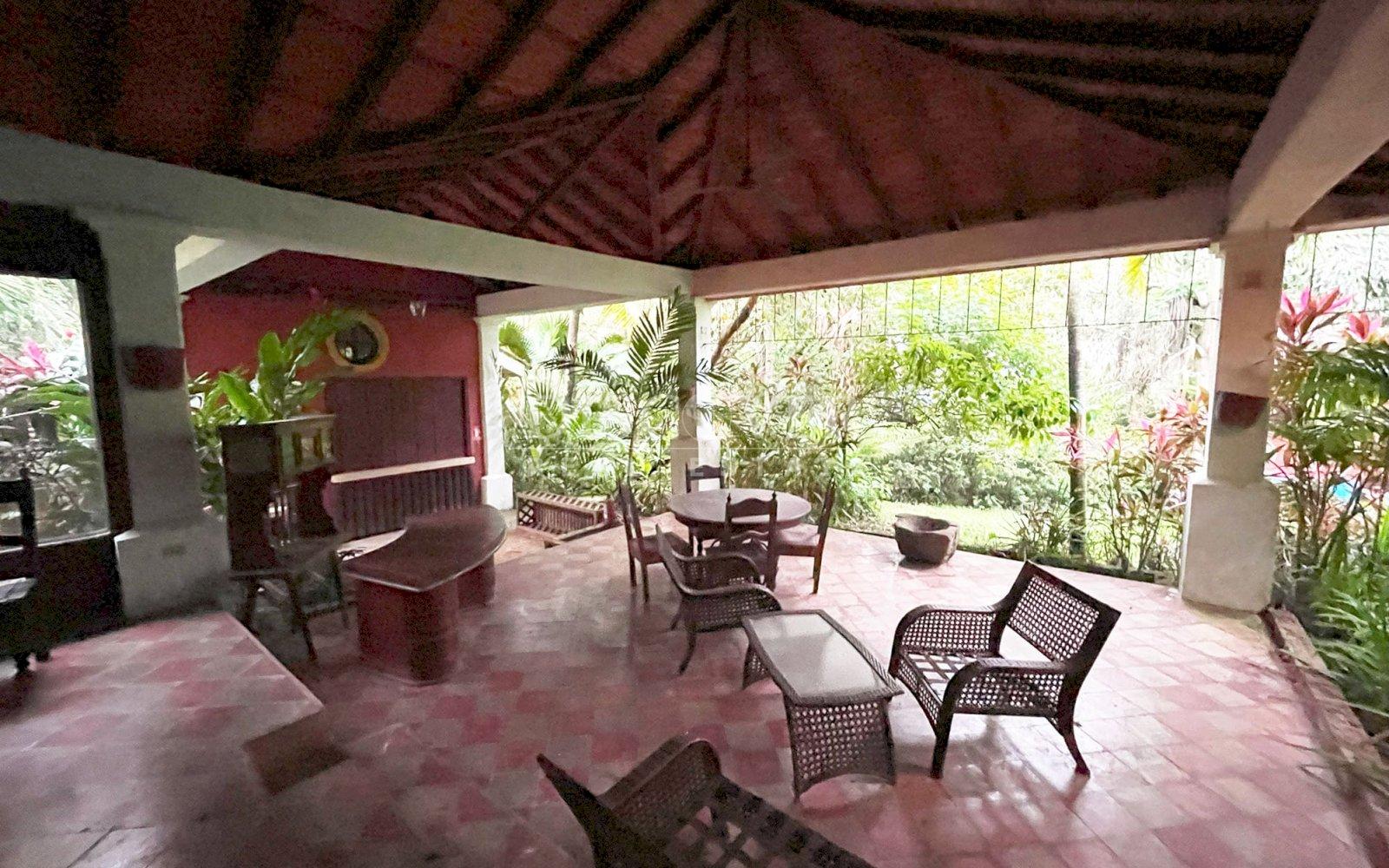  For Sale: Hotel in Granada, Nicaragua – Ideal for Renovation and Redevelopment