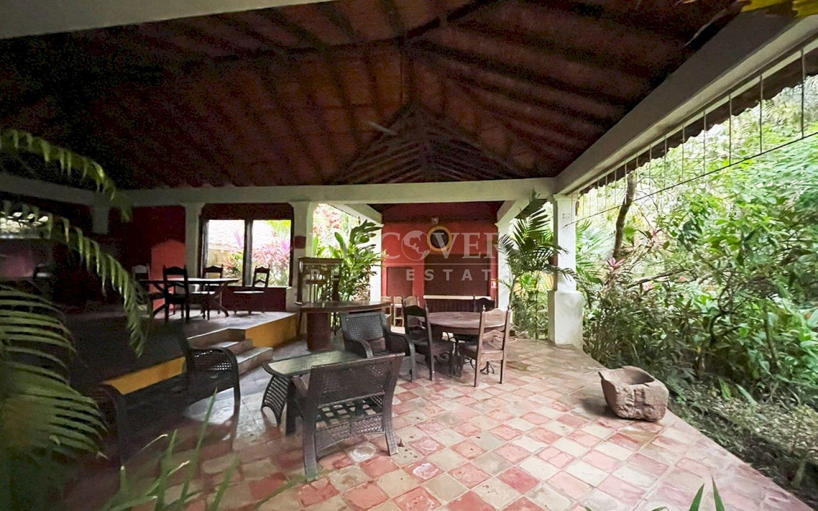  For Sale: Hotel in Granada, Nicaragua – Ideal for Renovation and Redevelopment