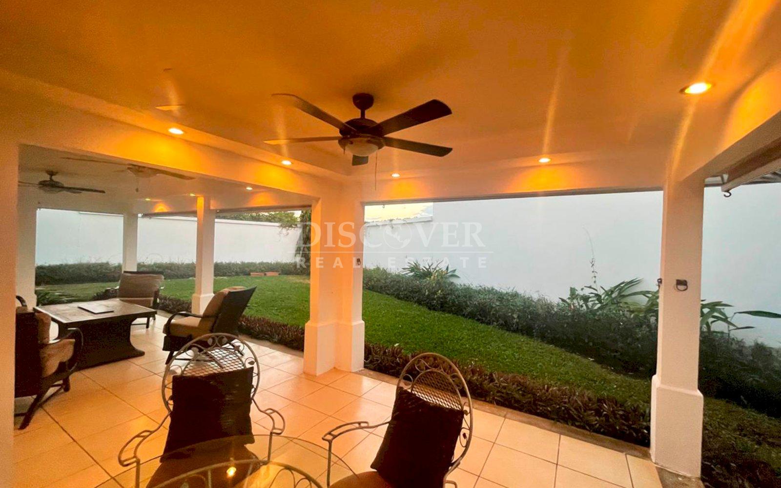  Two-story house for rent in Las Colinas