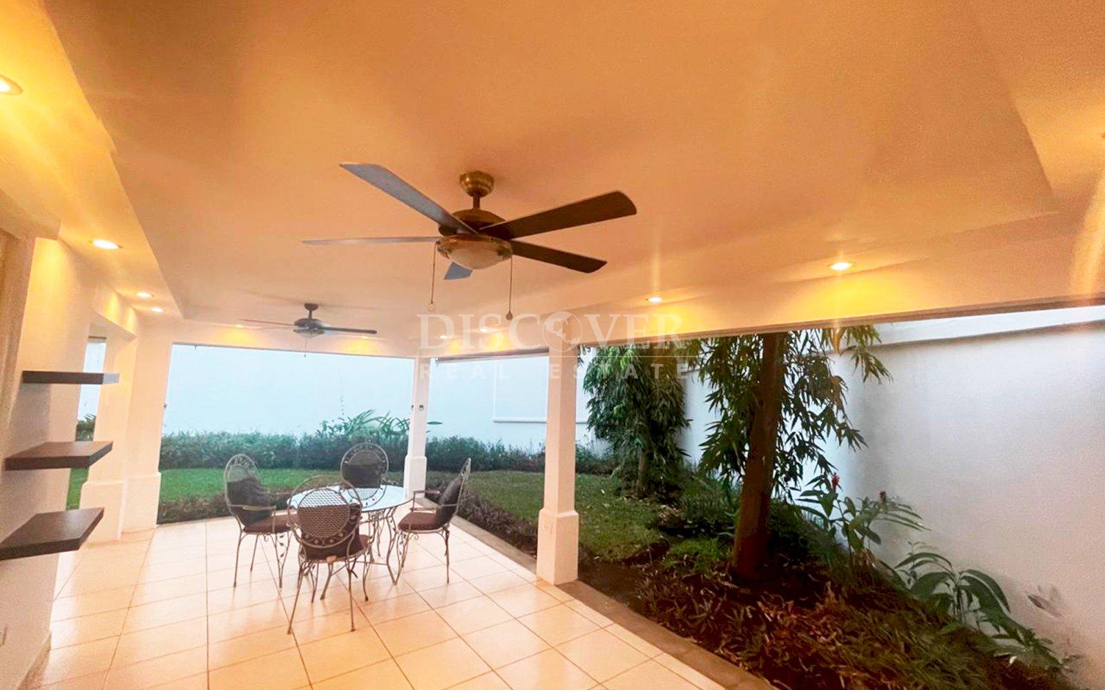  Two-story house for rent in Las Colinas