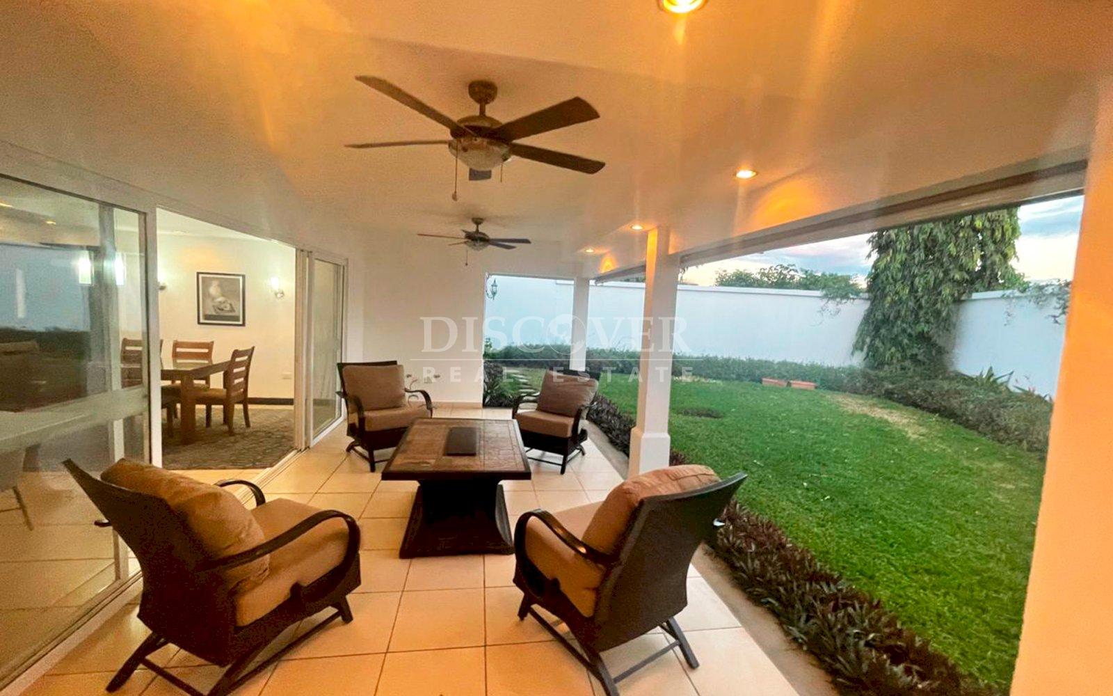  Two-story house for rent in Las Colinas