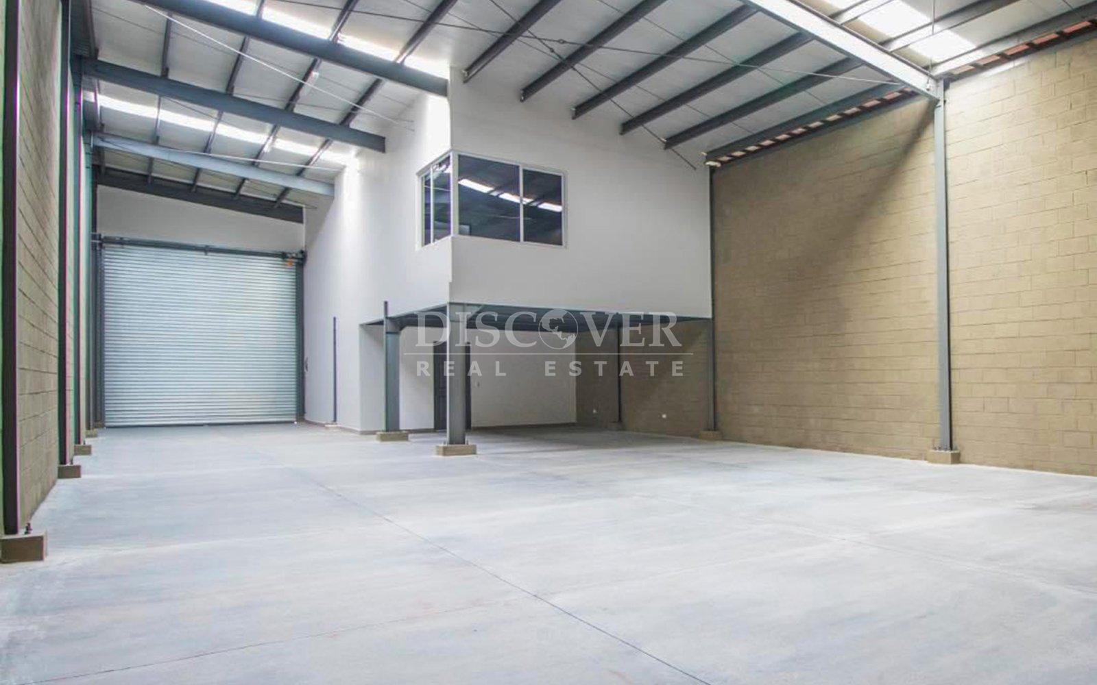  Warehouse for rent in Pista Suburbana