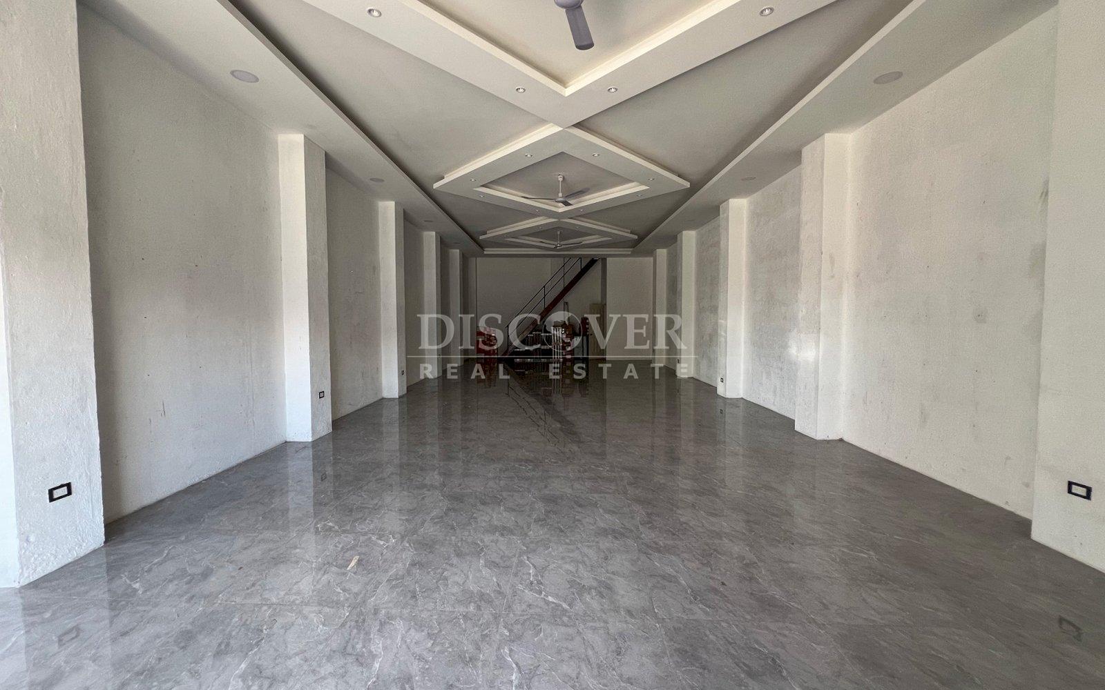  Commercial module for rent in Mercado Oriental