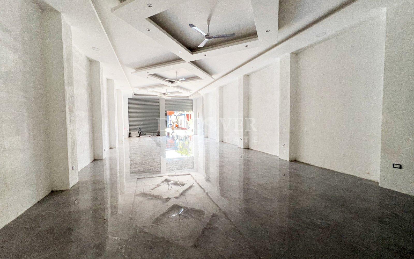  Commercial module for rent in Mercado Oriental