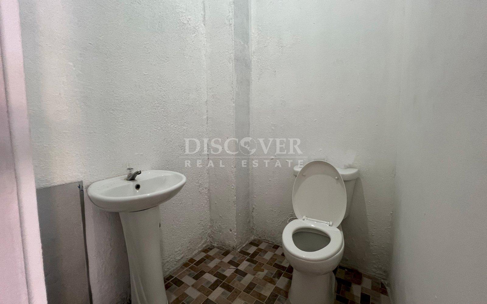  Commercial module for rent in Mercado Oriental